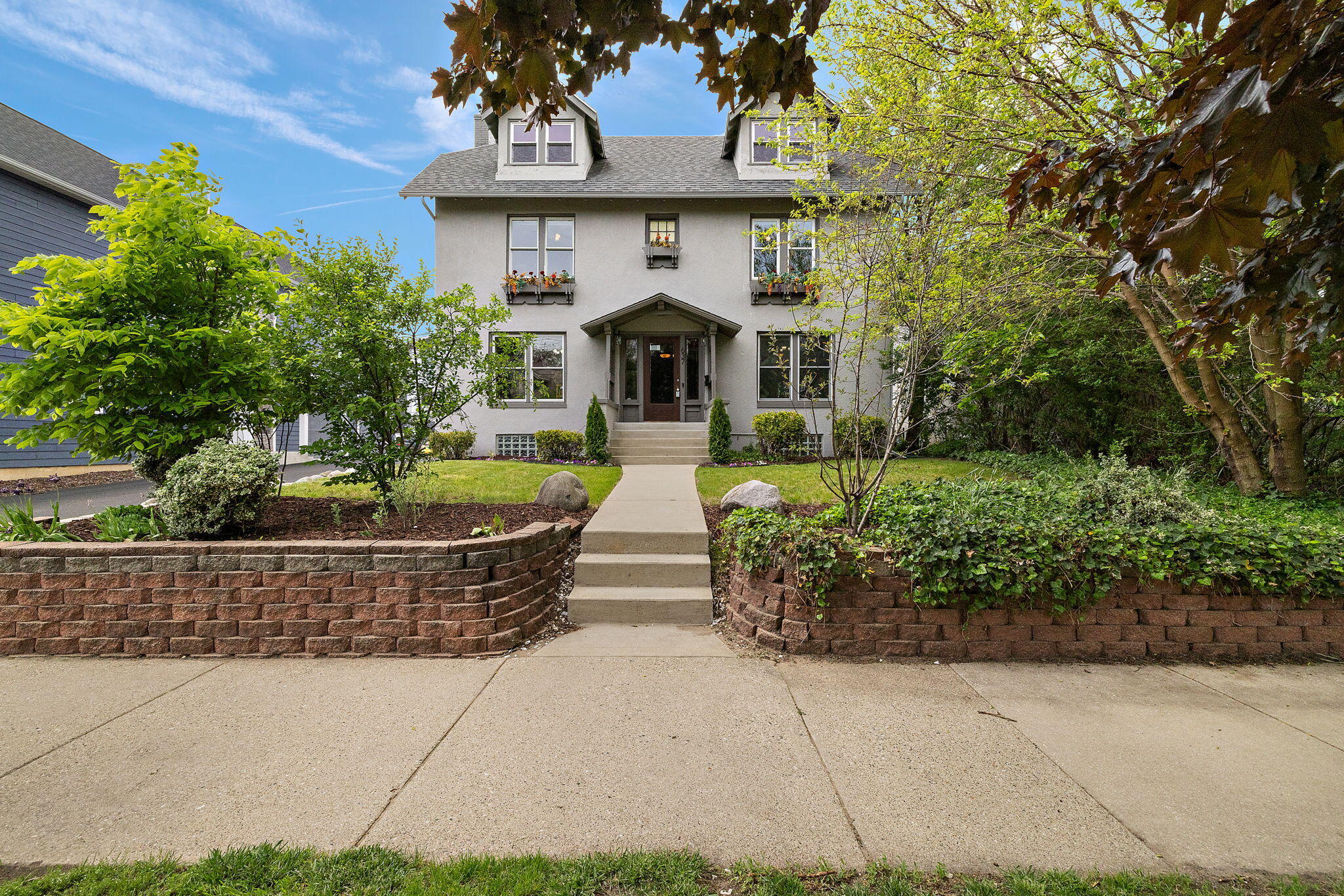 637 Fairview Avenue NE Grand Rapids MI 49503