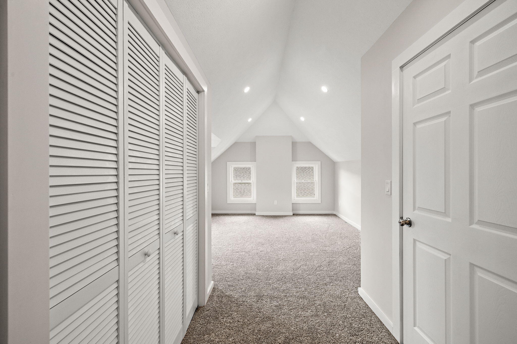 637 Fairview Avenue NE Grand Rapids MI 49503