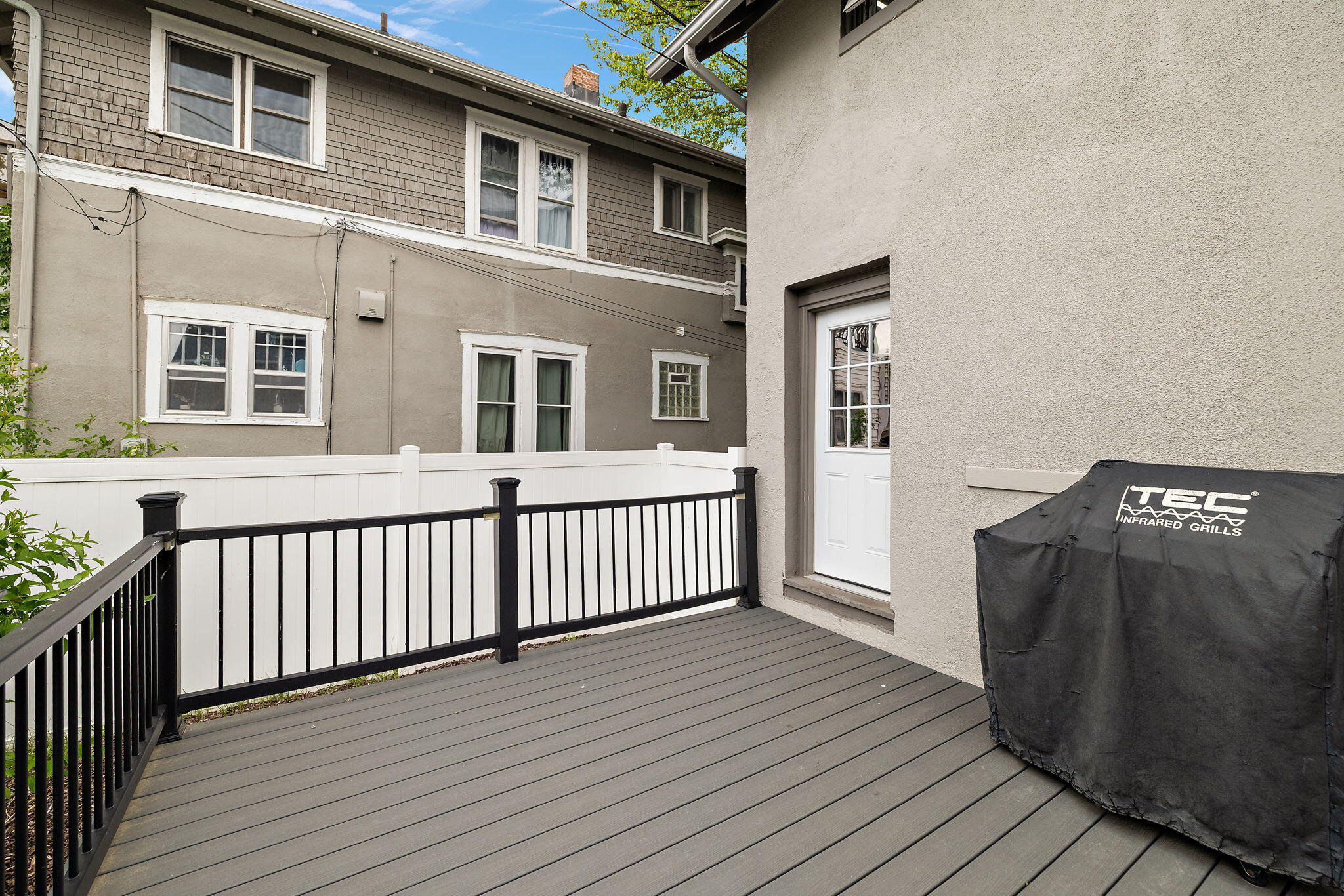 637 Fairview Avenue NE Grand Rapids MI 49503