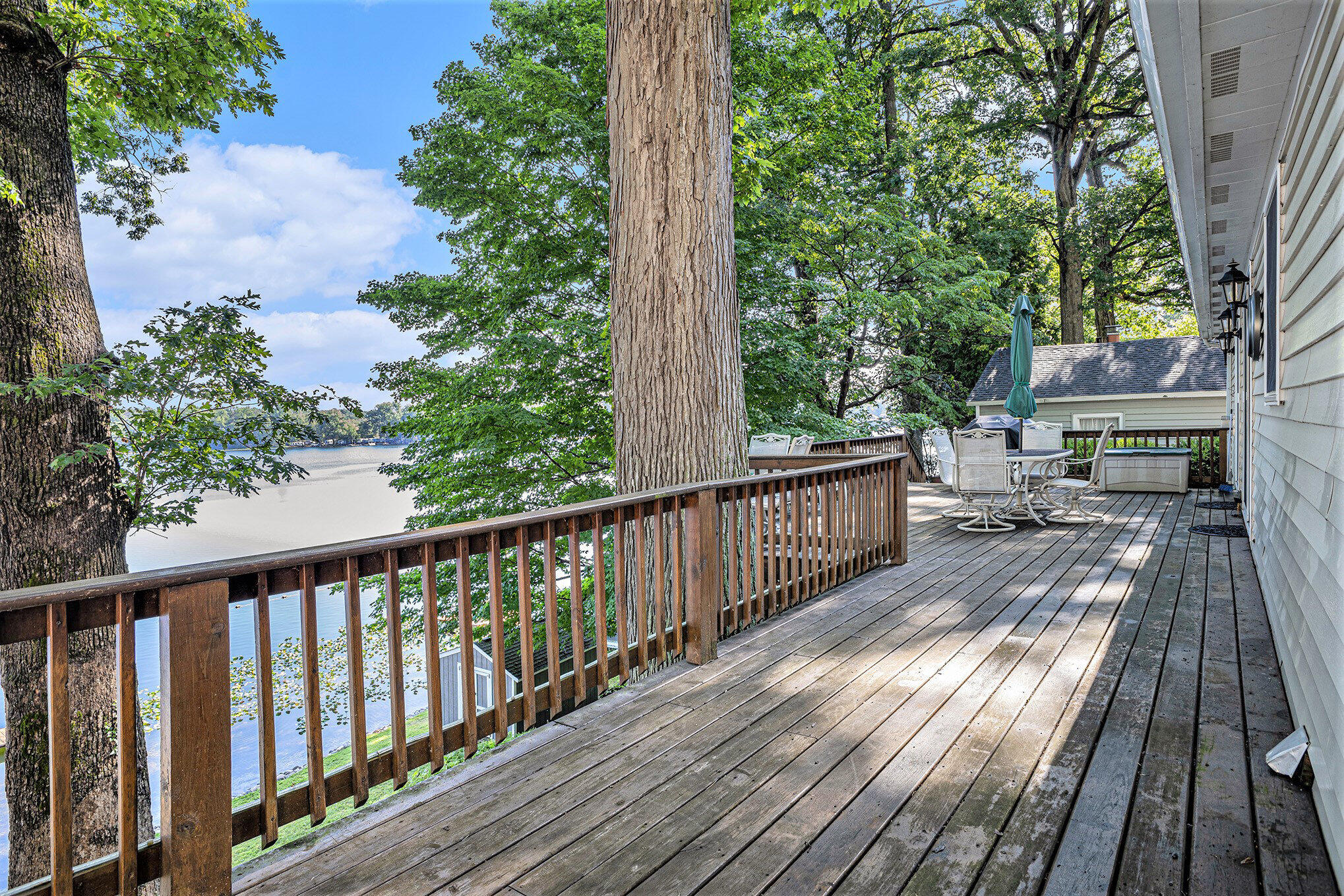 15891 Lakeview Drive Buchanan MI 49107
