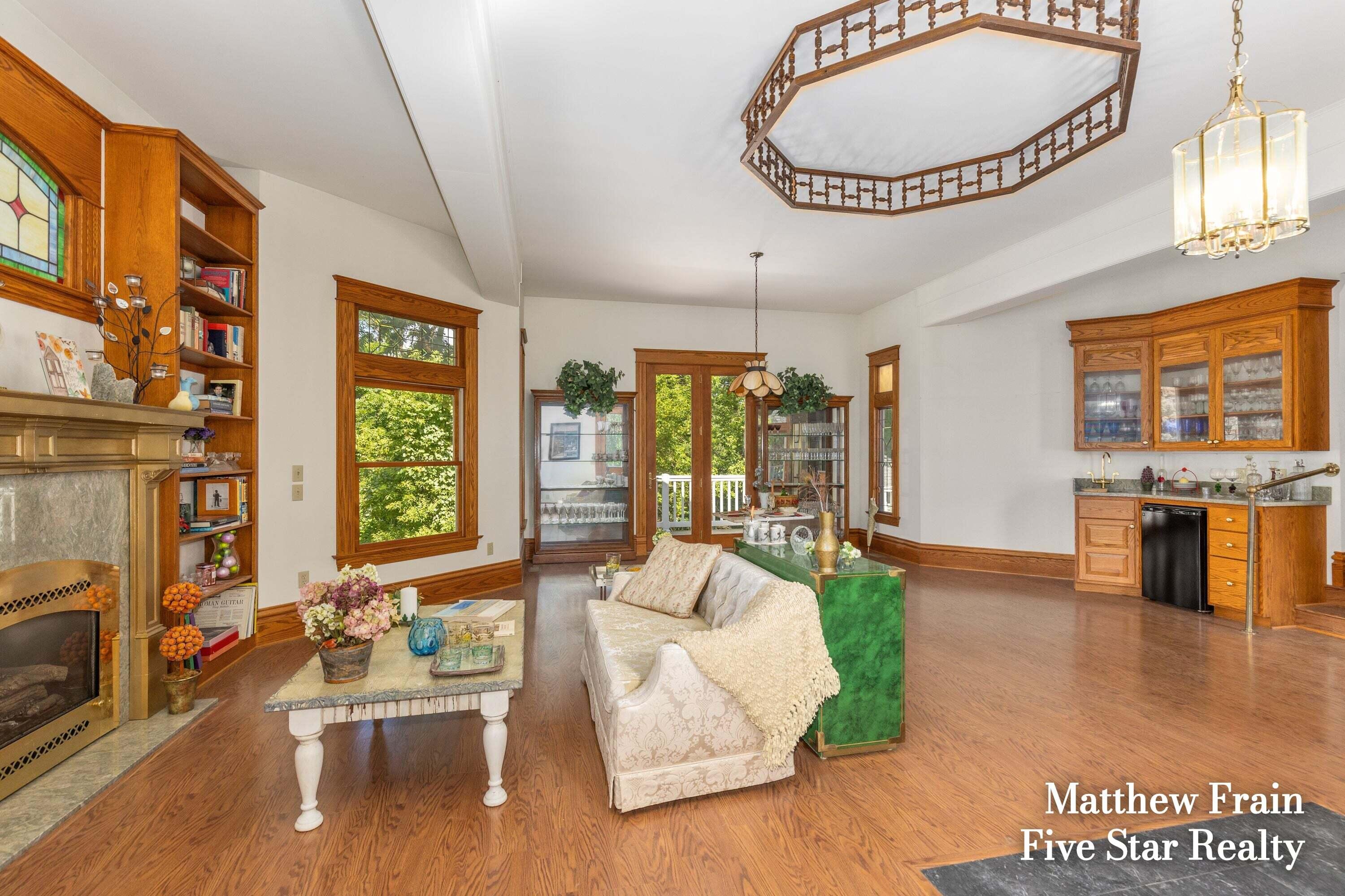 357 Leonard Street NW Grand Rapids MI 49534