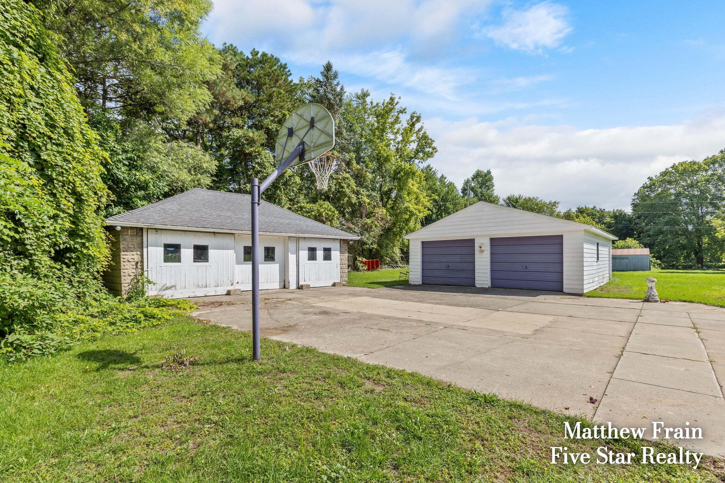 357 Leonard Street NW Grand Rapids MI 49534
