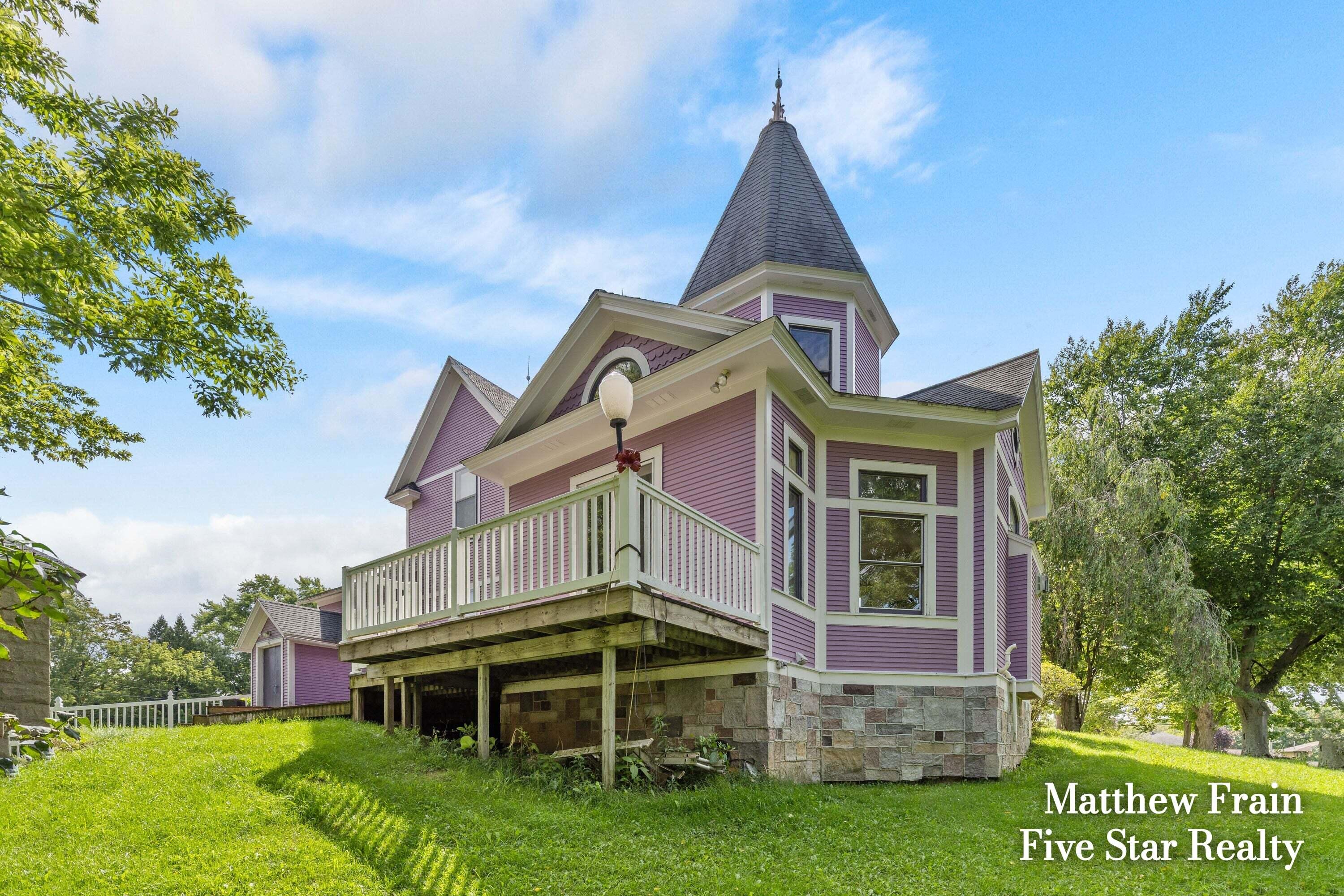 357 Leonard Street NW Grand Rapids MI 49534