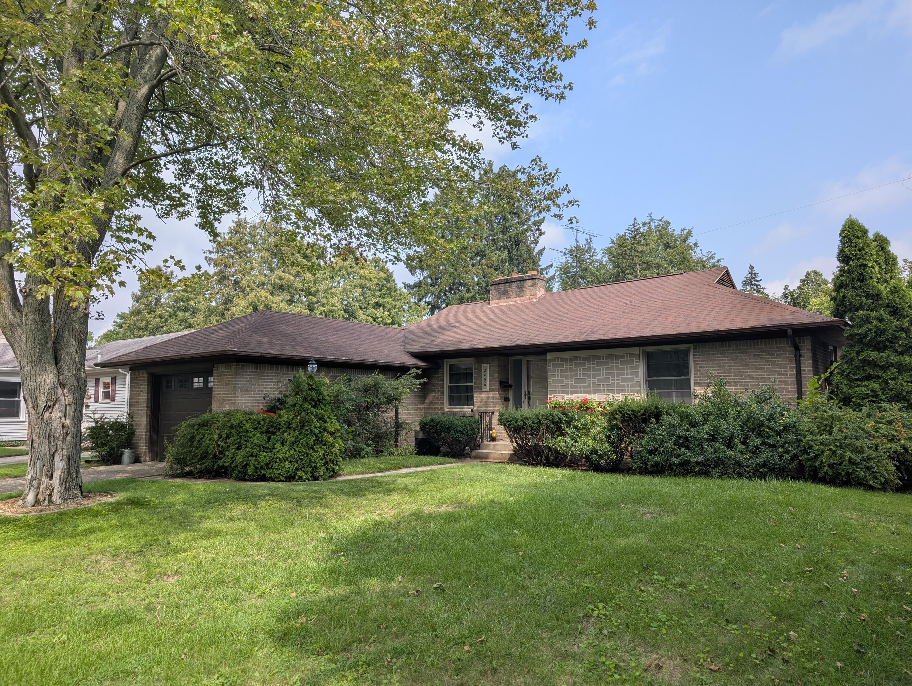 2456 College Avenue NE Grand Rapids MI 49505