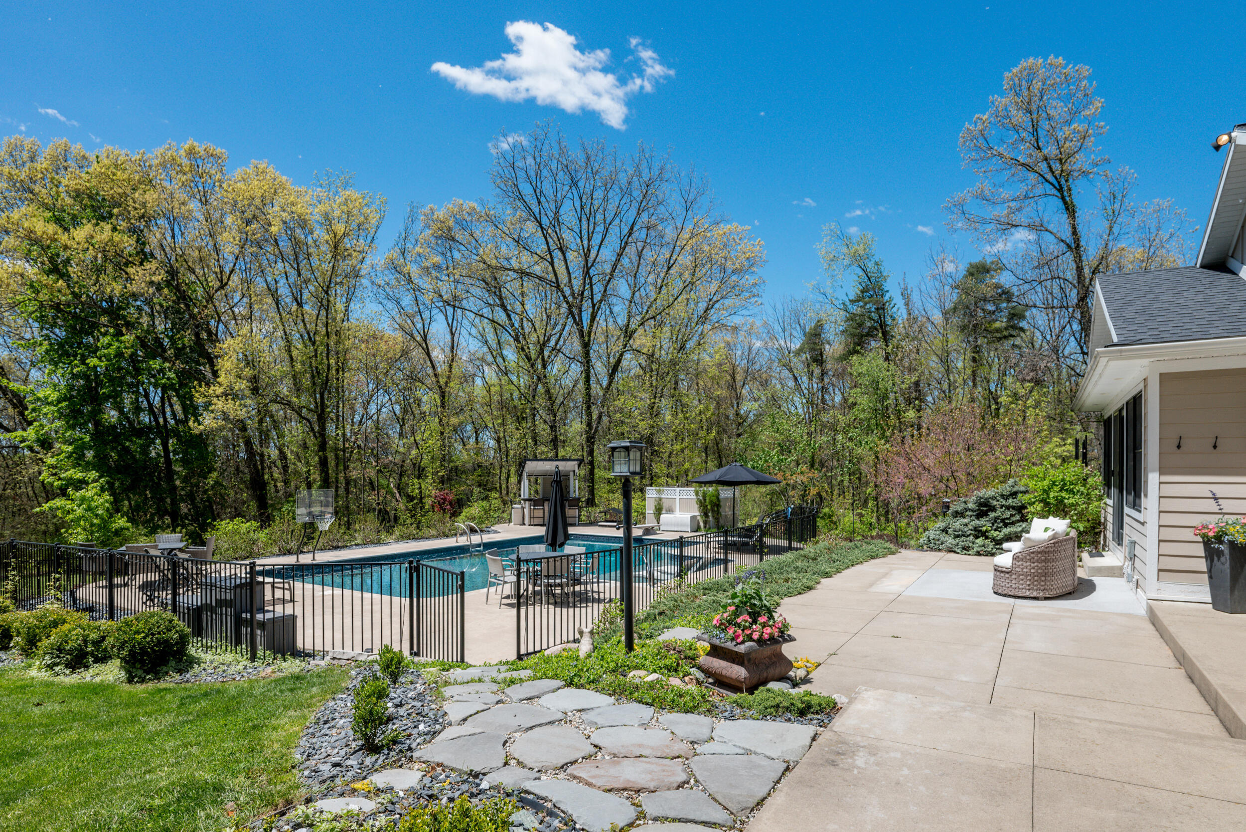 266 Pettis Avenue NE Ada MI 49301