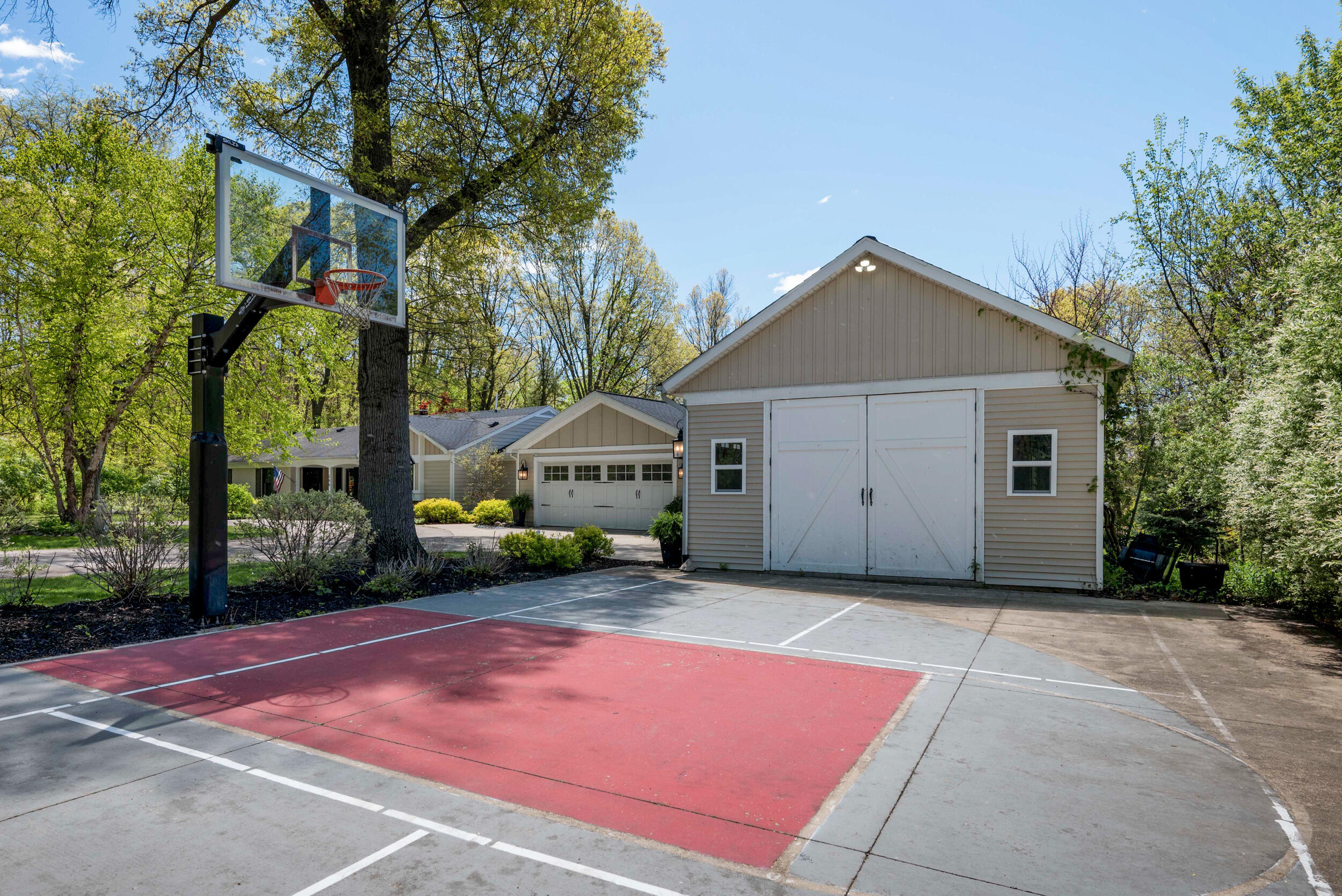 266 Pettis Avenue NE Ada MI 49301
