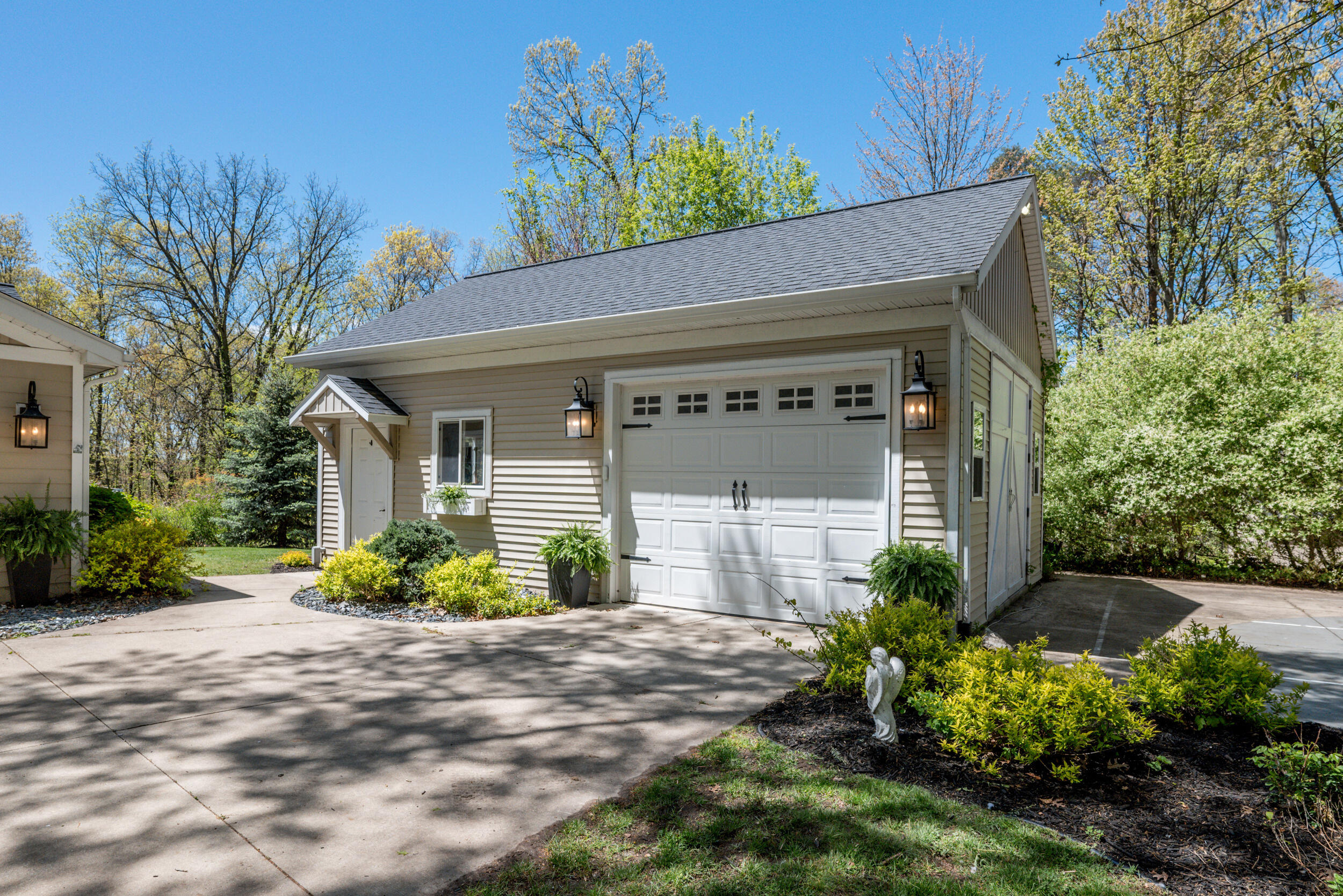 266 Pettis Avenue NE Ada MI 49301