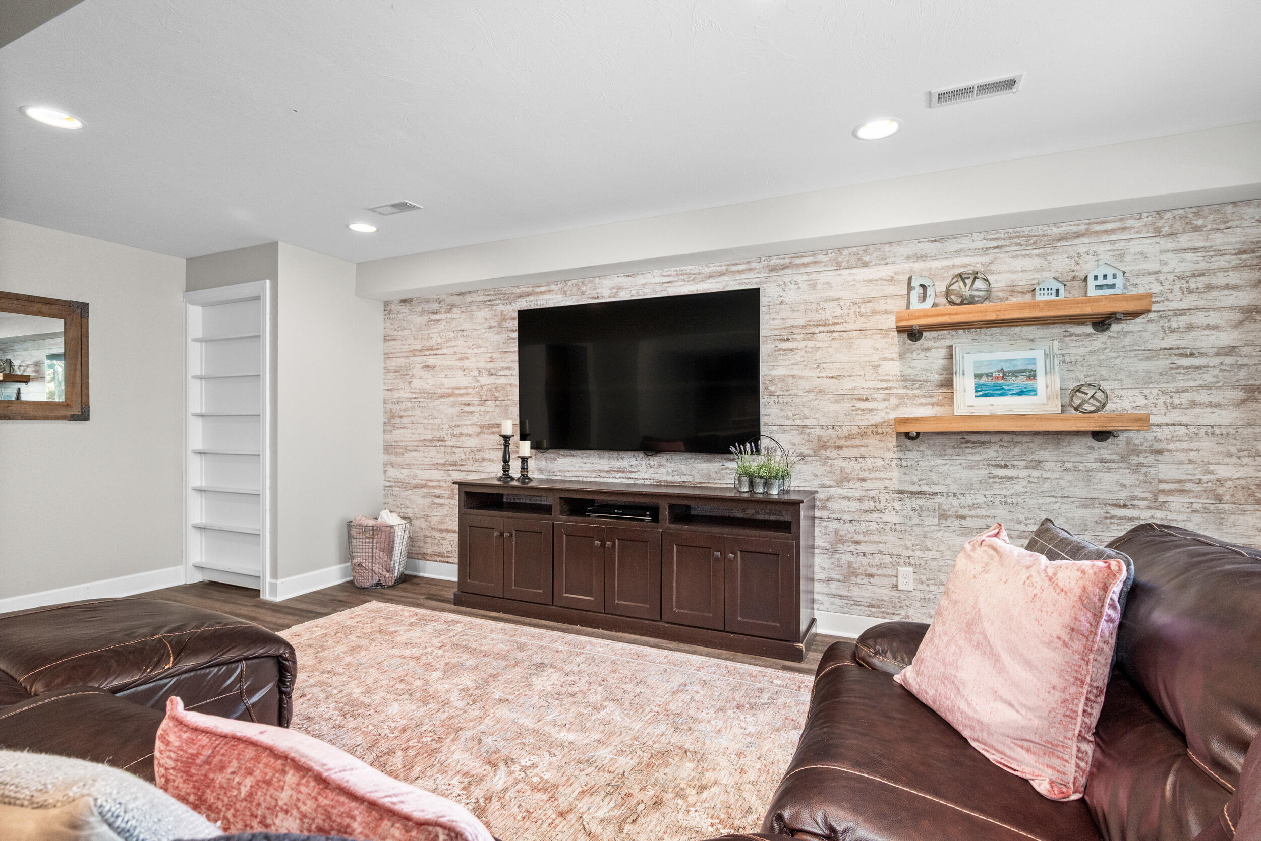 266 Pettis Avenue NE Ada MI 49301