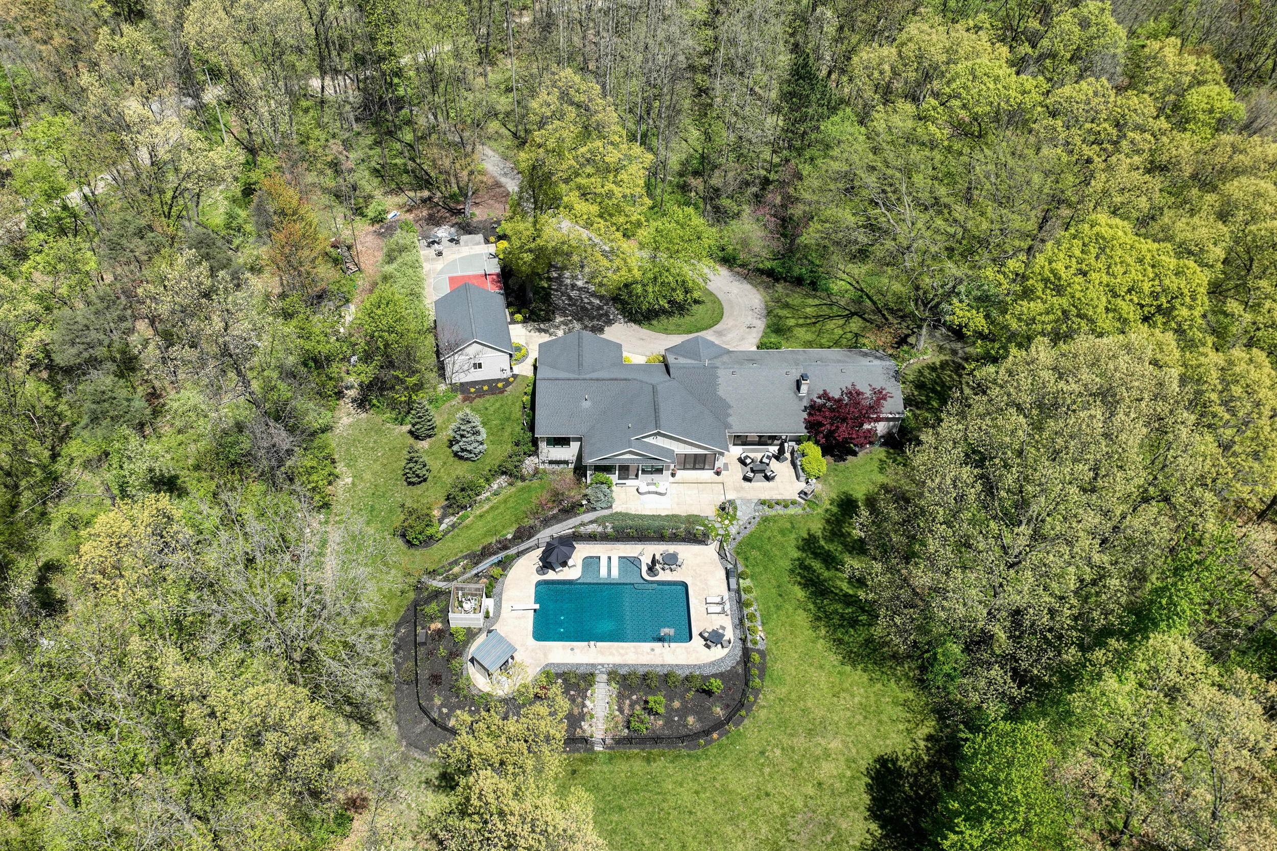266 Pettis Avenue NE Ada MI 49301