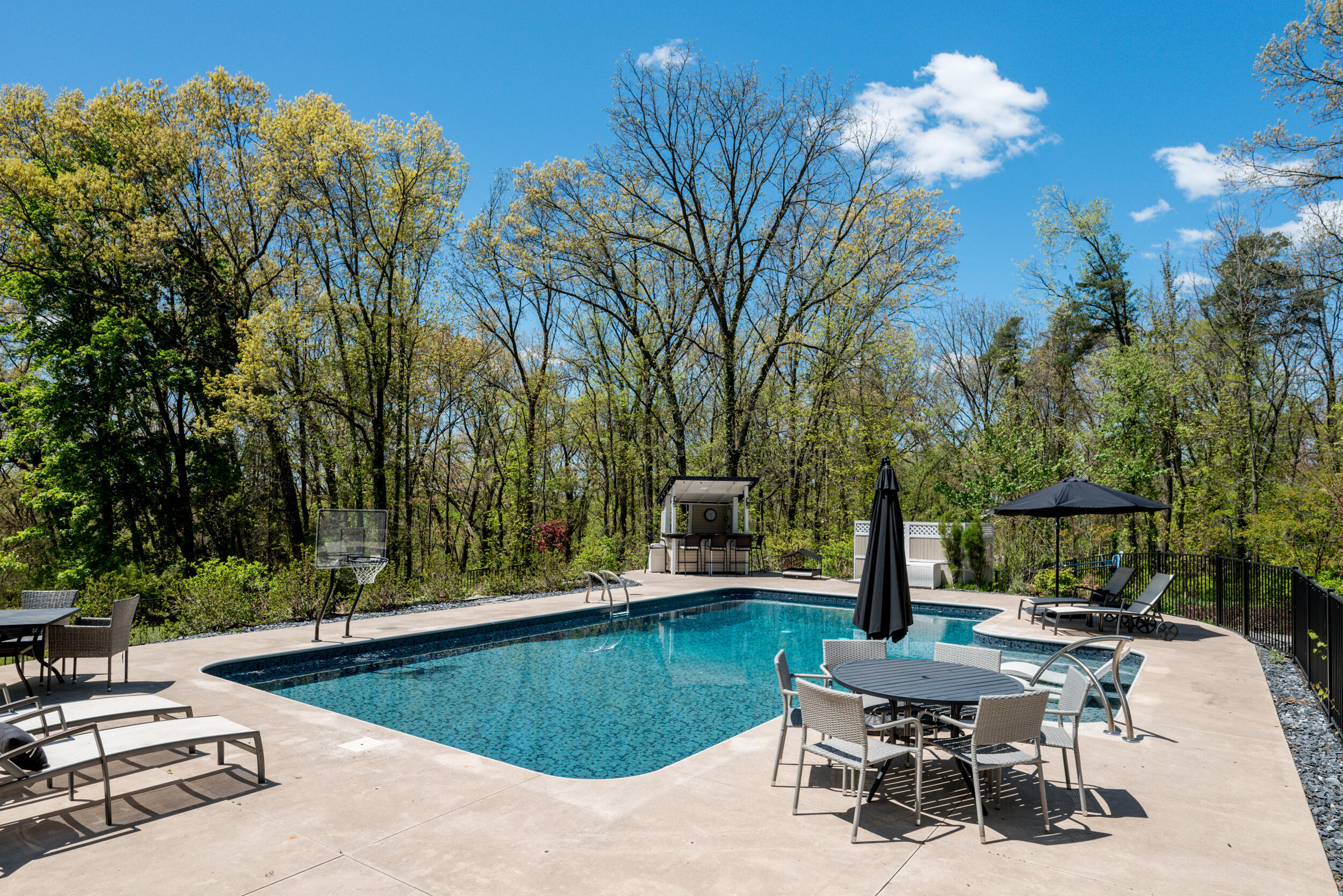 266 Pettis Avenue NE Ada MI 49301