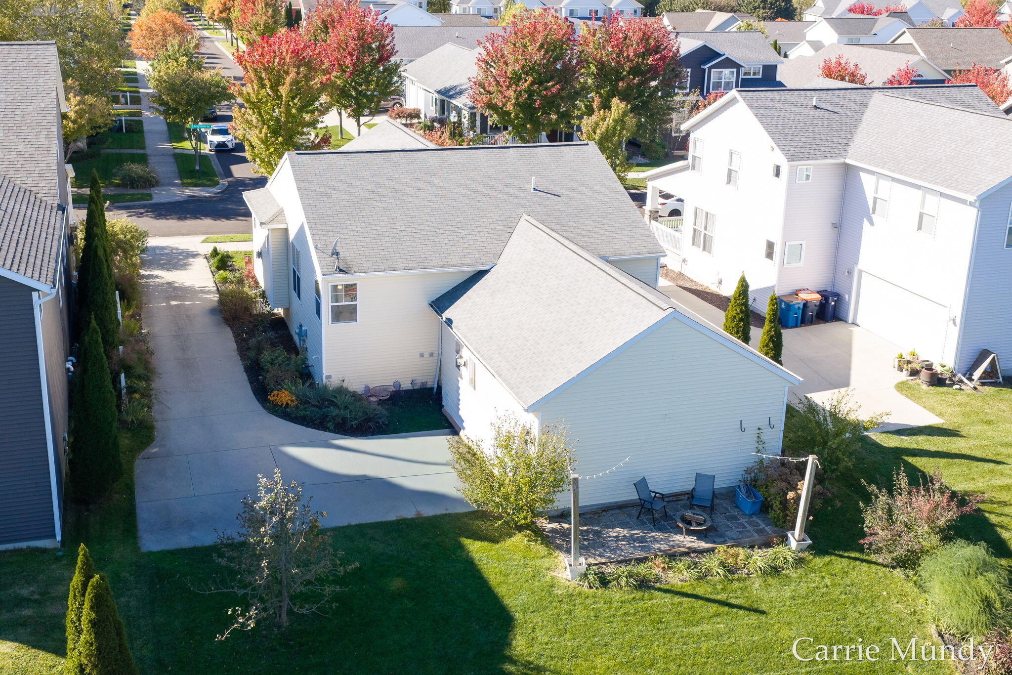 1099 Graystone Road Holland MI 49423