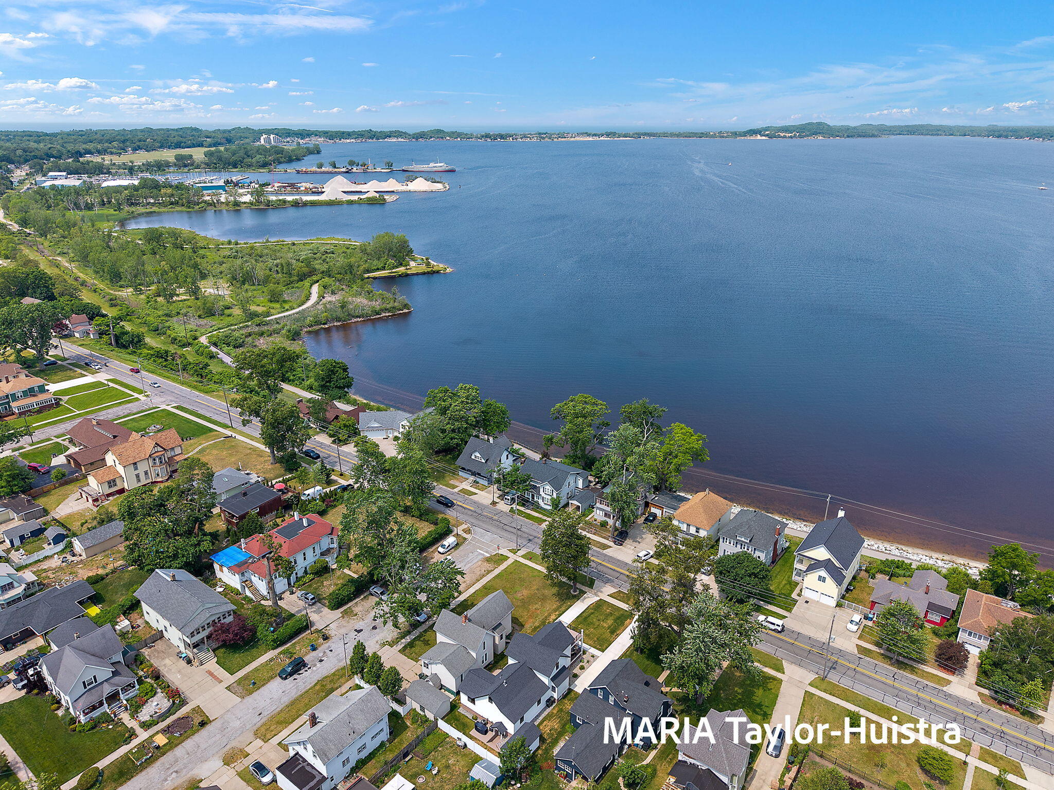 1423 Lakeshore Drive Muskegon MI 49441