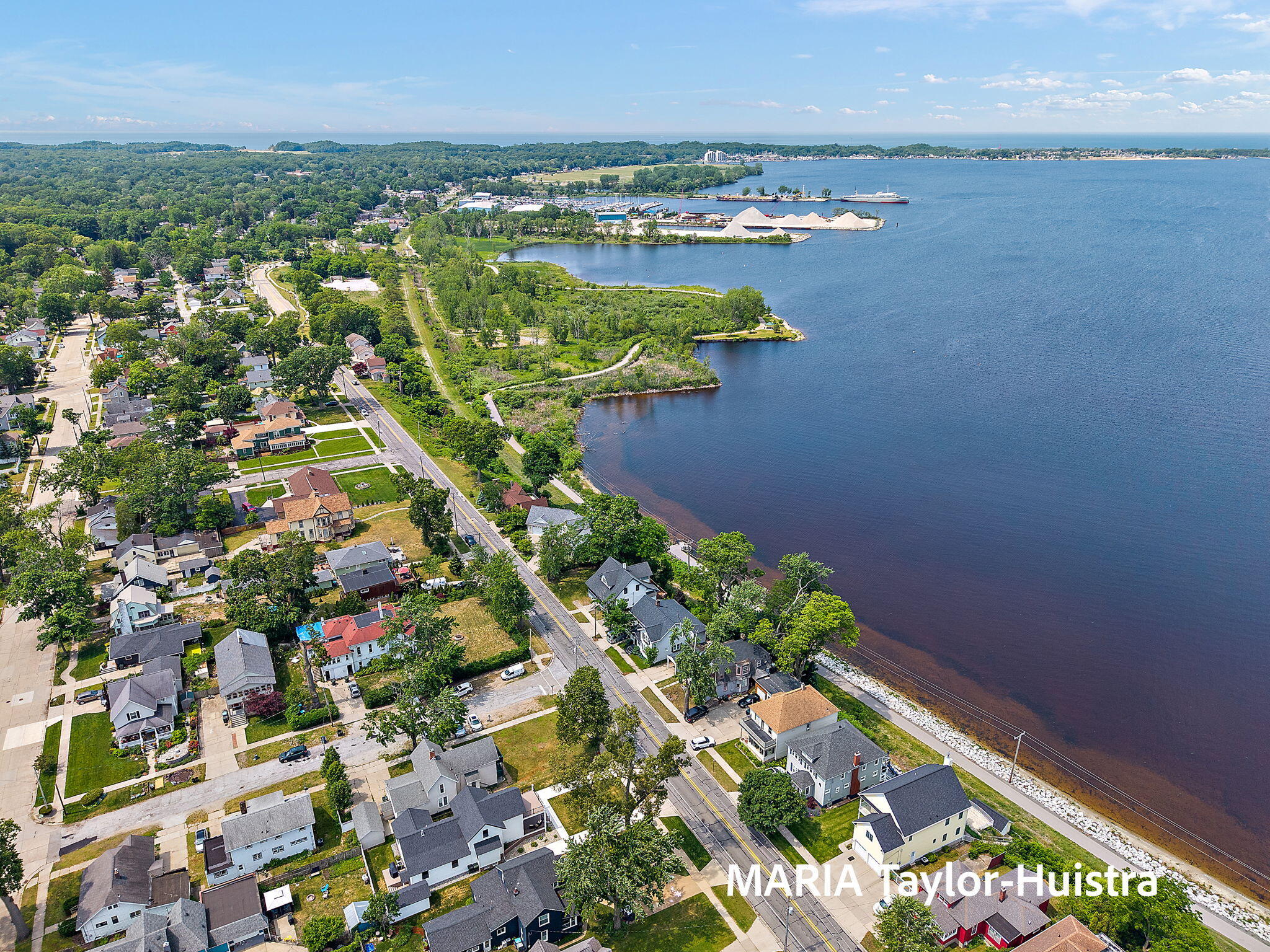 1423 Lakeshore Drive Muskegon MI 49441
