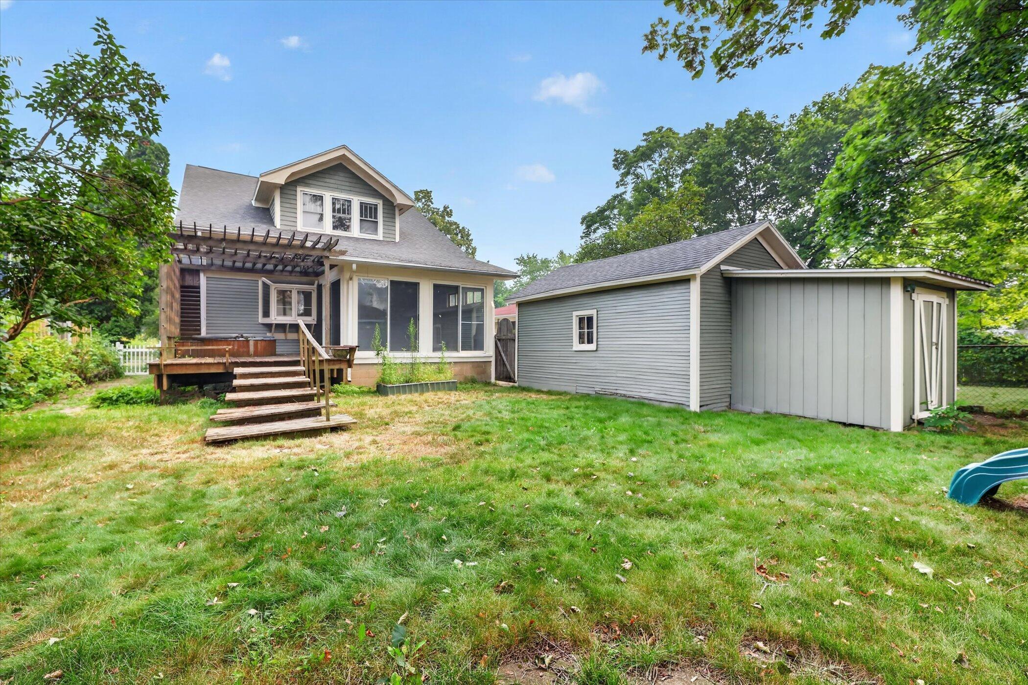 321 Inkster Avenue Kalamazoo MI 49001