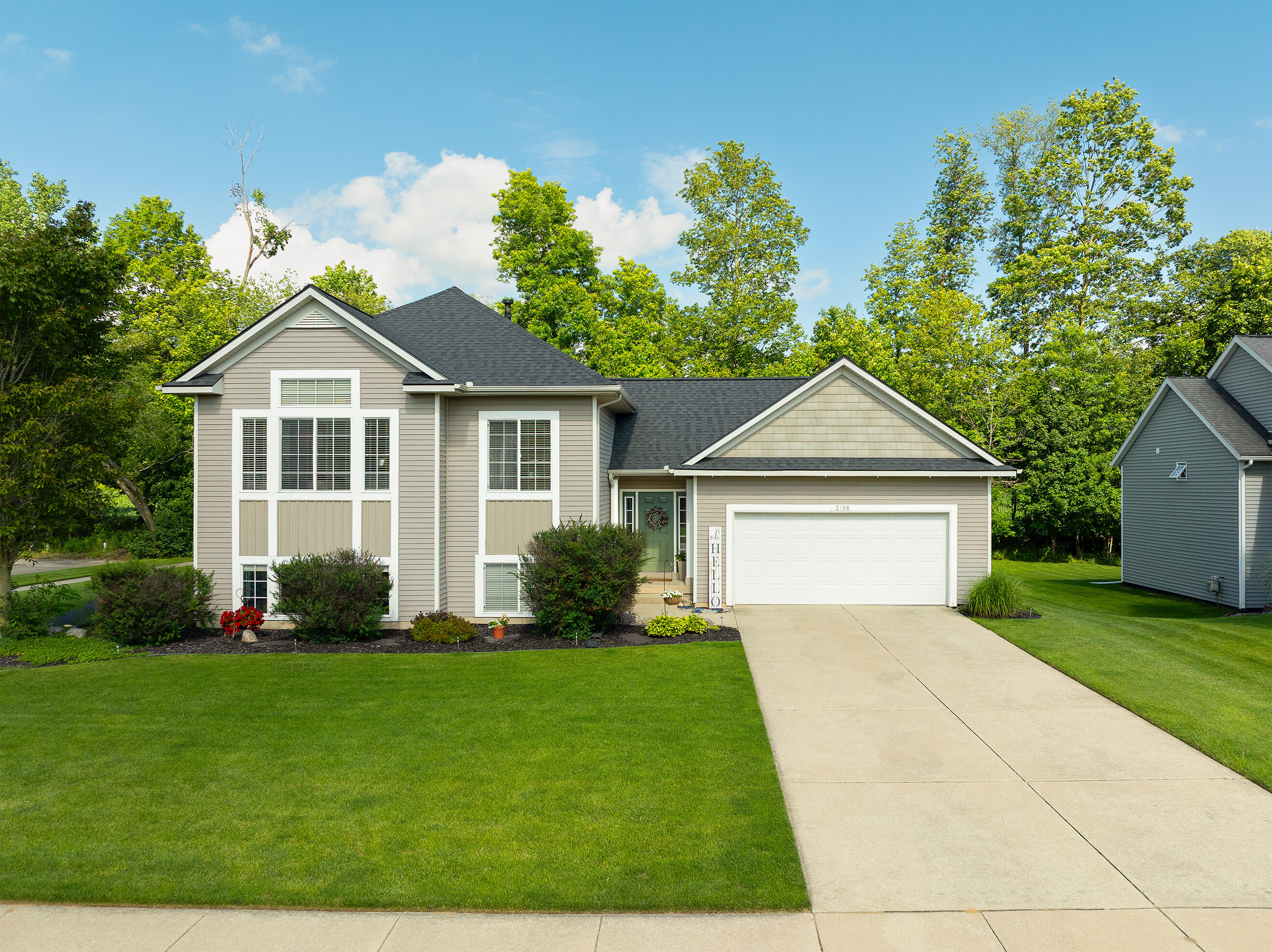 2198 Applegate Drive NW Grand Rapids MI 49534