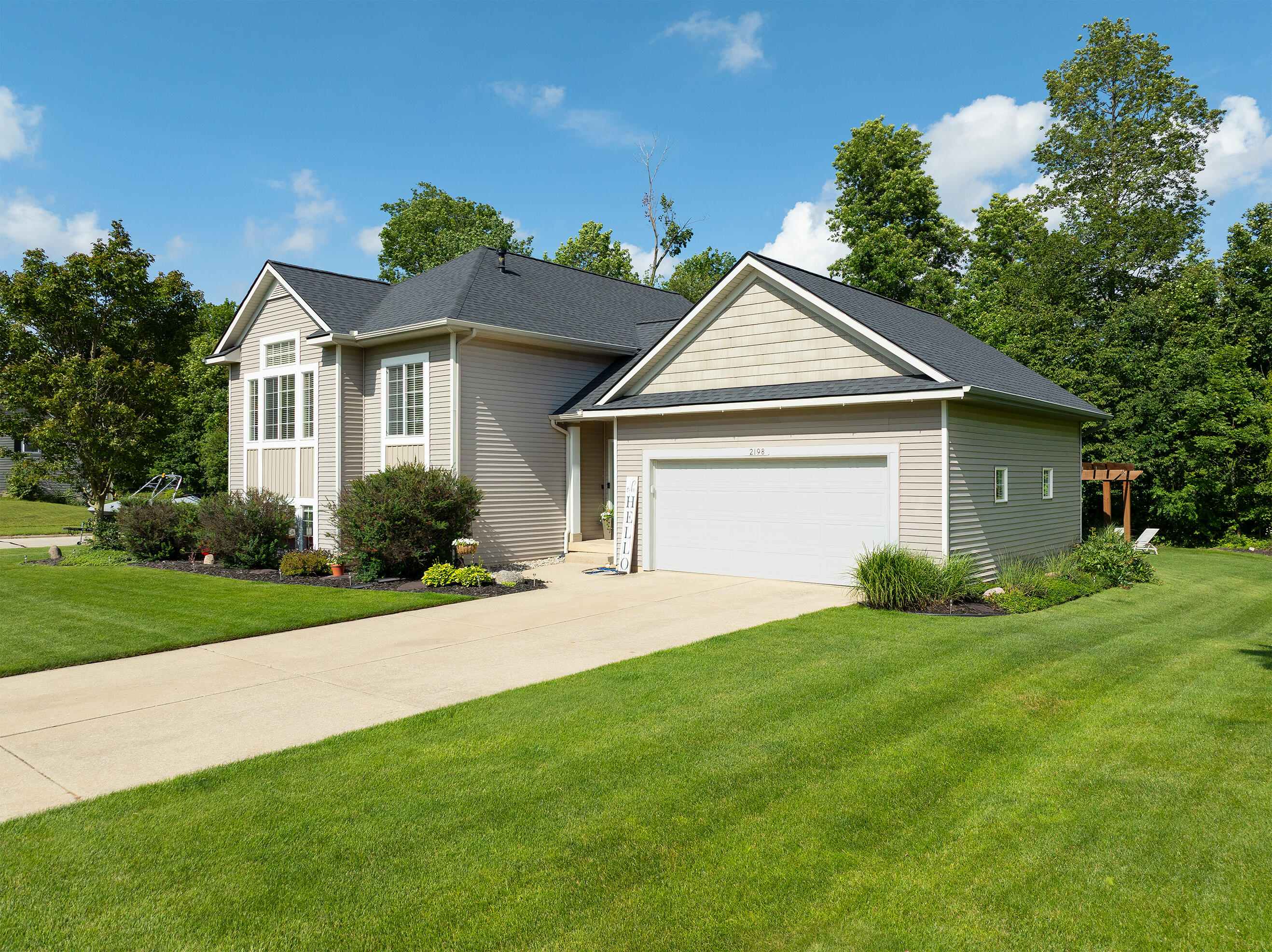2198 Applegate Drive NW Grand Rapids MI 49534