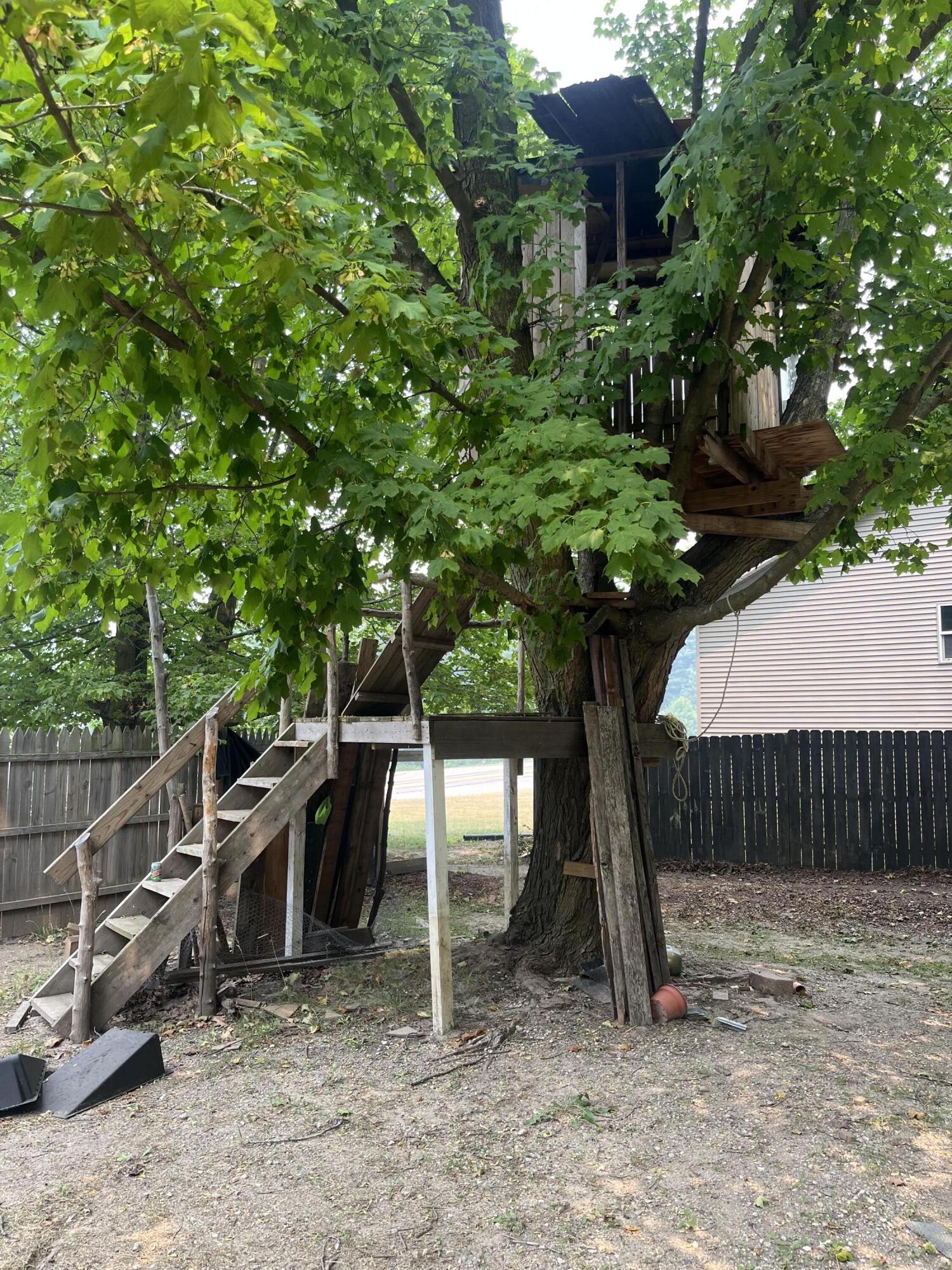 8616 Merry Drive NE Rockford MI 49341