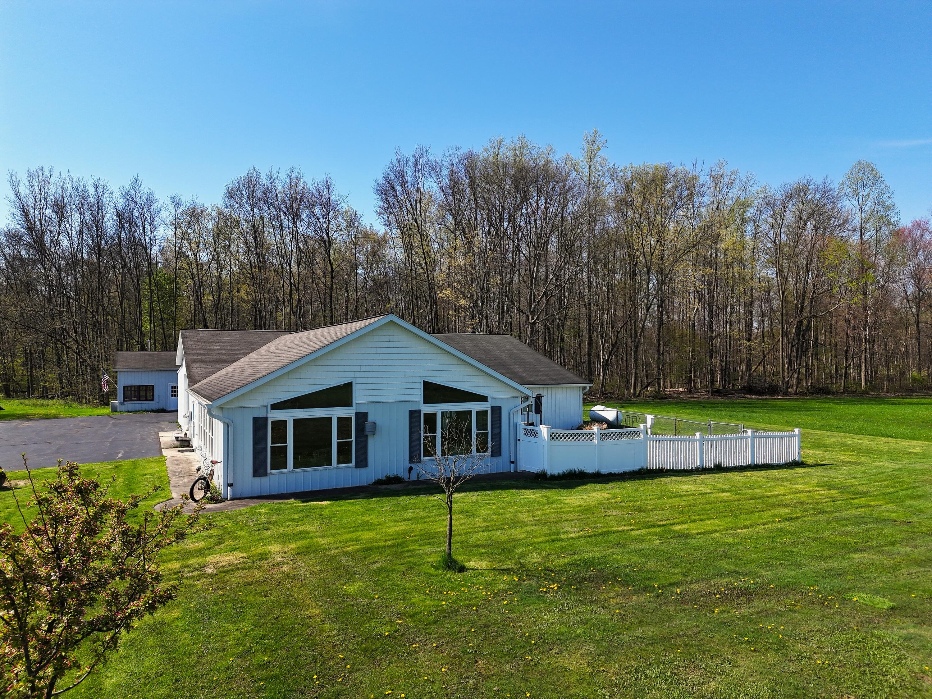 31643 Frost Street Dowagiac MI 49047