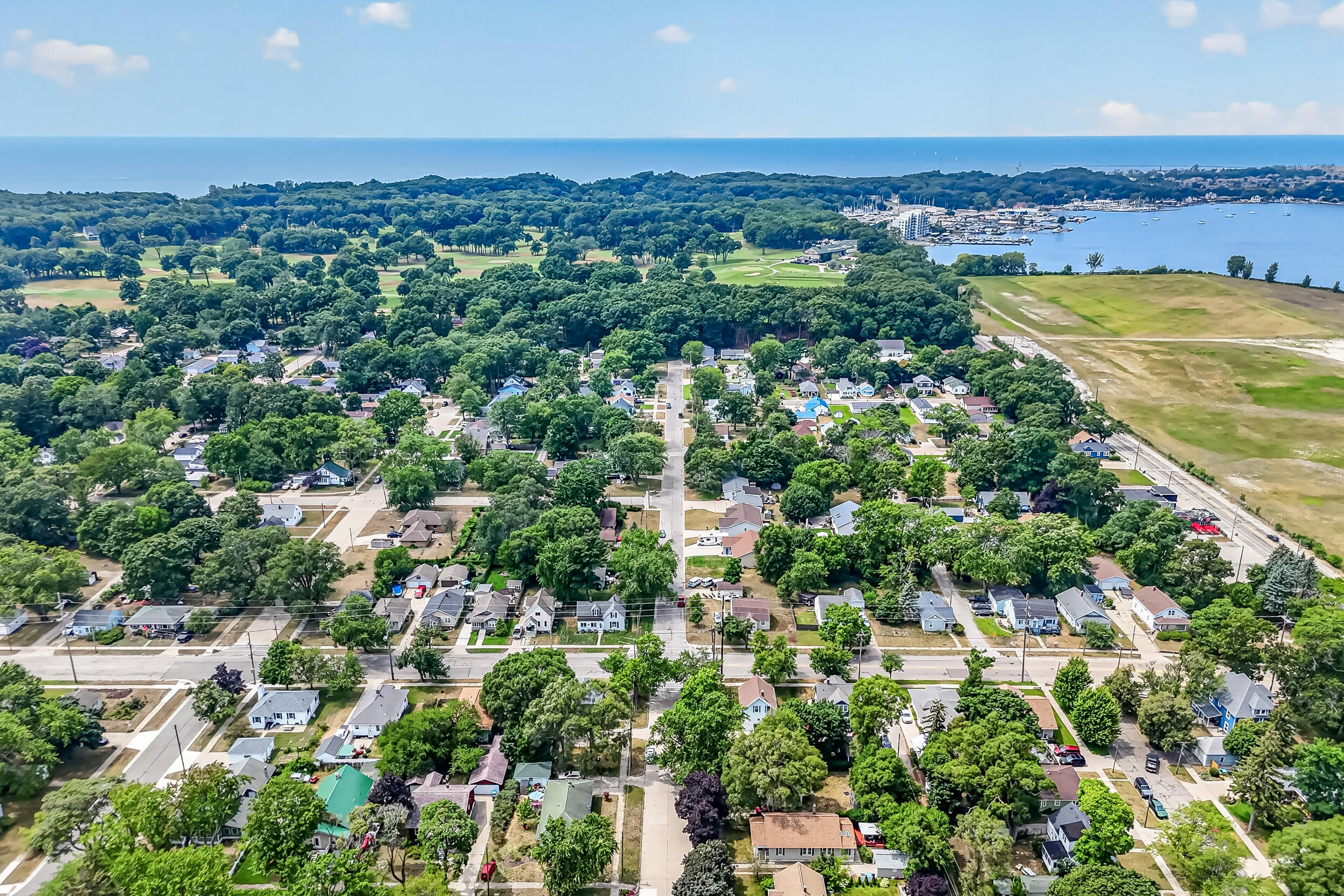 2258 Lincoln Street Muskegon MI 49441