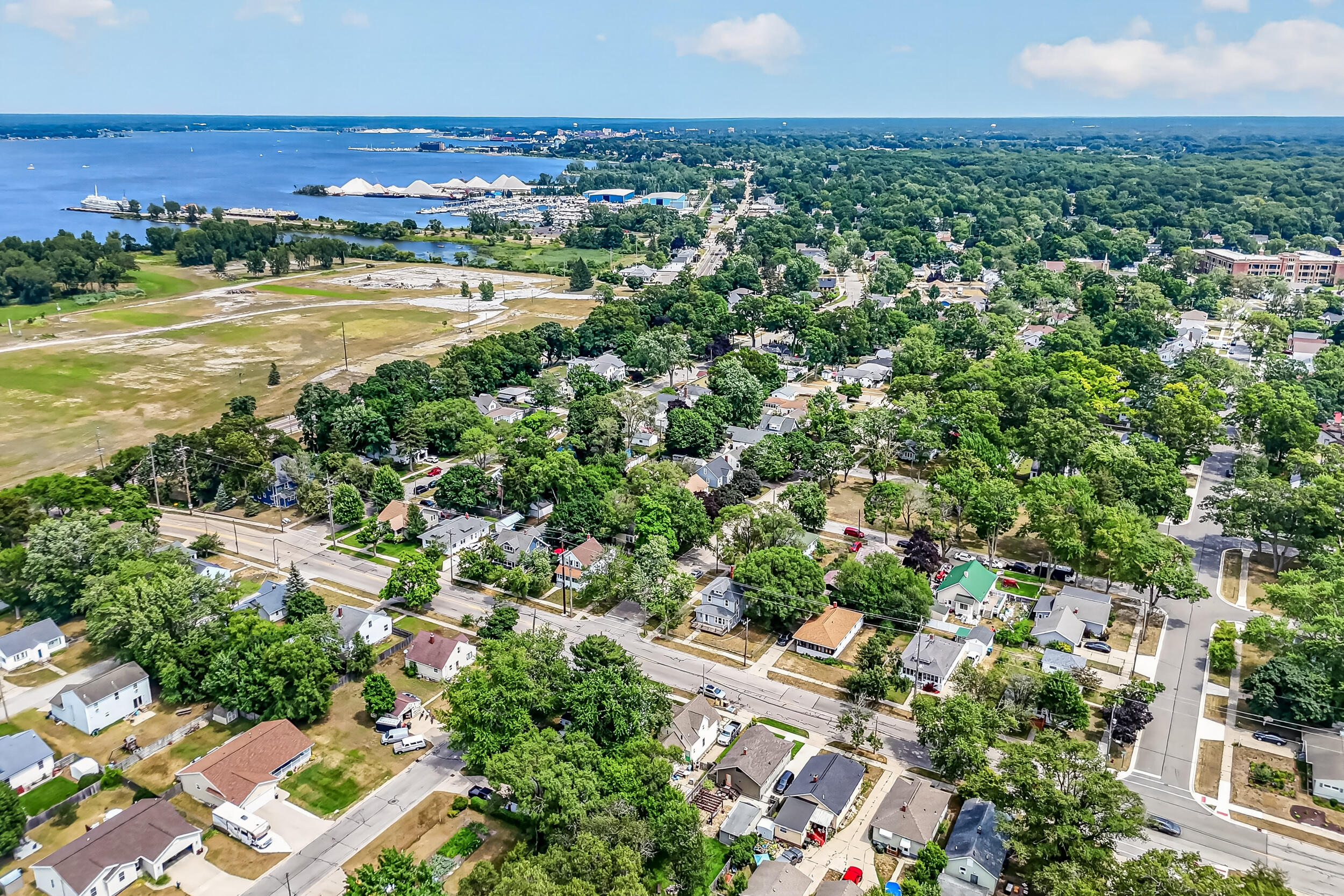 2258 Lincoln Street Muskegon MI 49441
