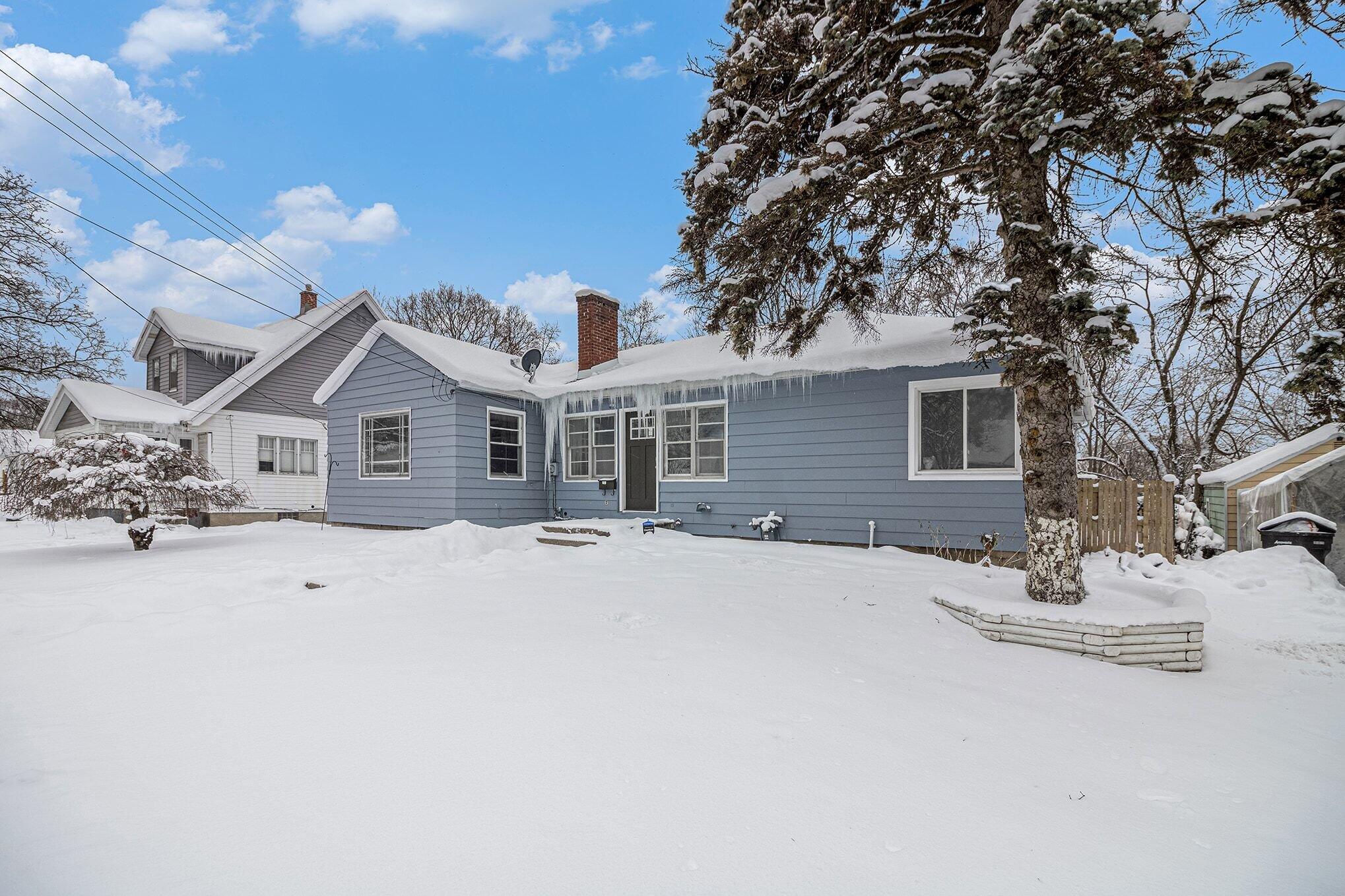 1643 Burlingame Avenue SW Grand Rapids MI 49509