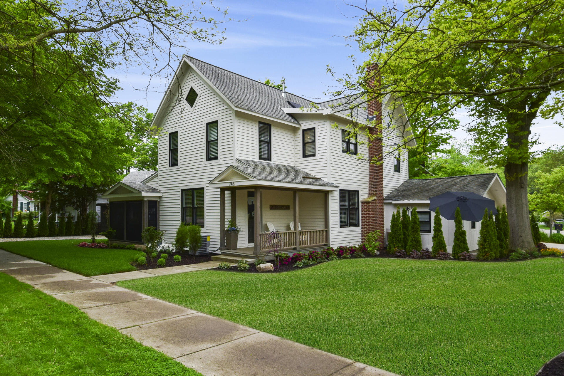 Saugatuck MI, 748 Holland Street