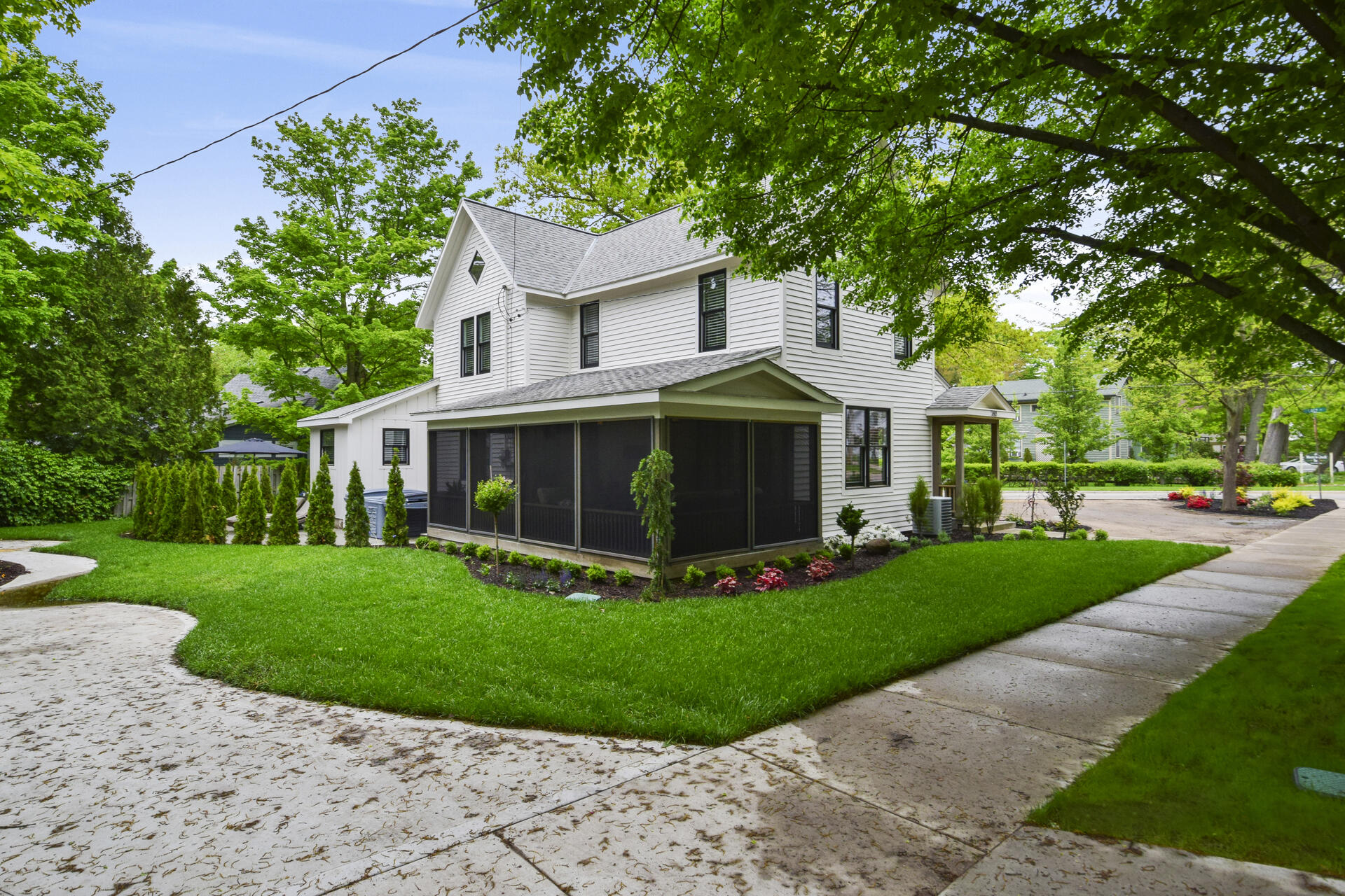748 Holland Street Saugatuck MI 49453