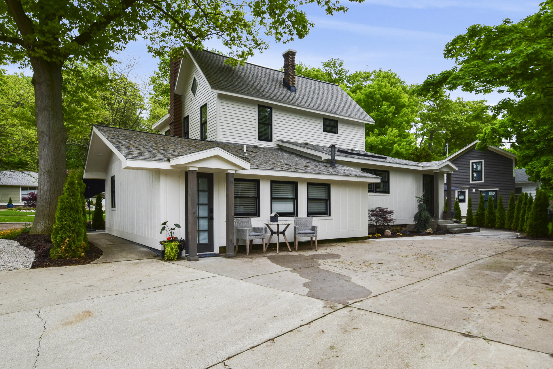 748 Holland Street Saugatuck MI 49453