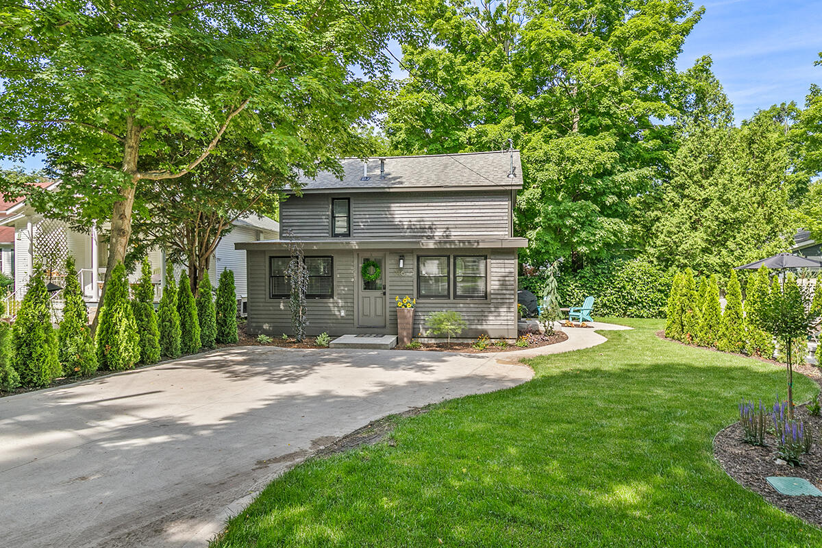 748 Holland Street Saugatuck MI 49453