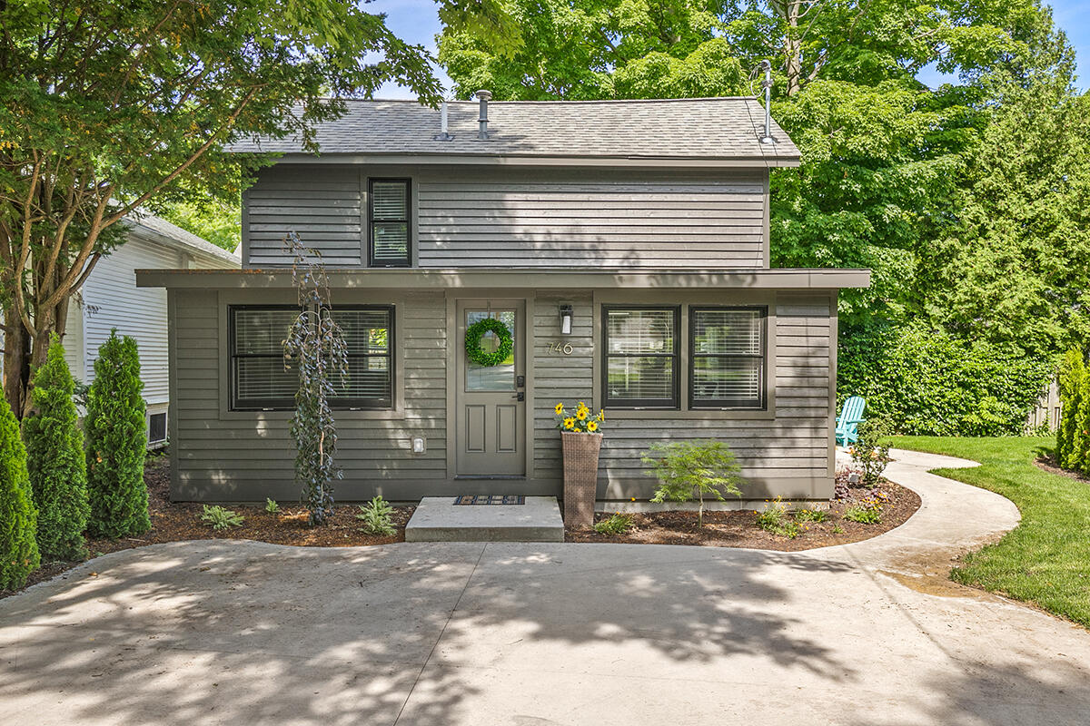 748 Holland Street Saugatuck MI 49453