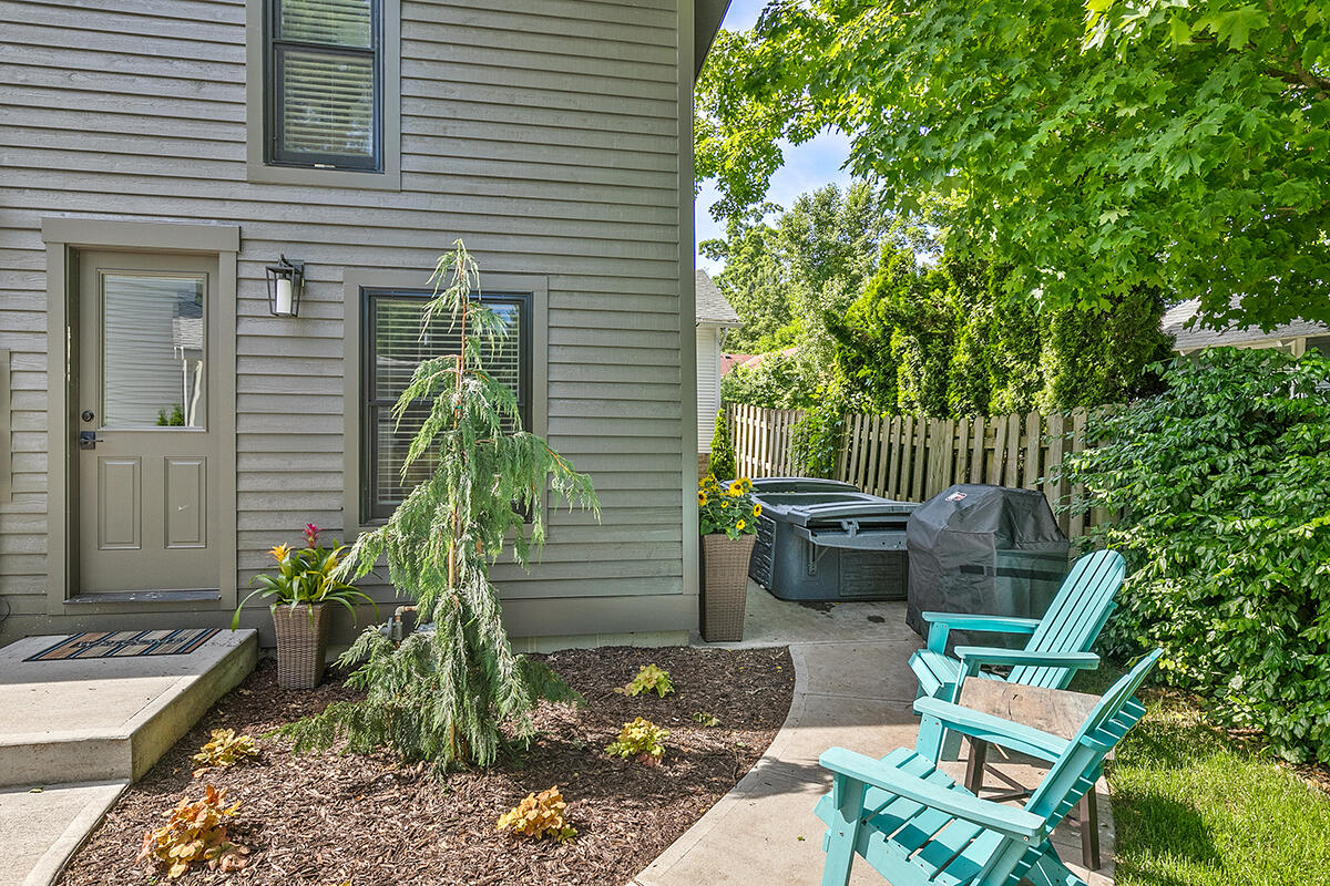 748 Holland Street Saugatuck MI 49453