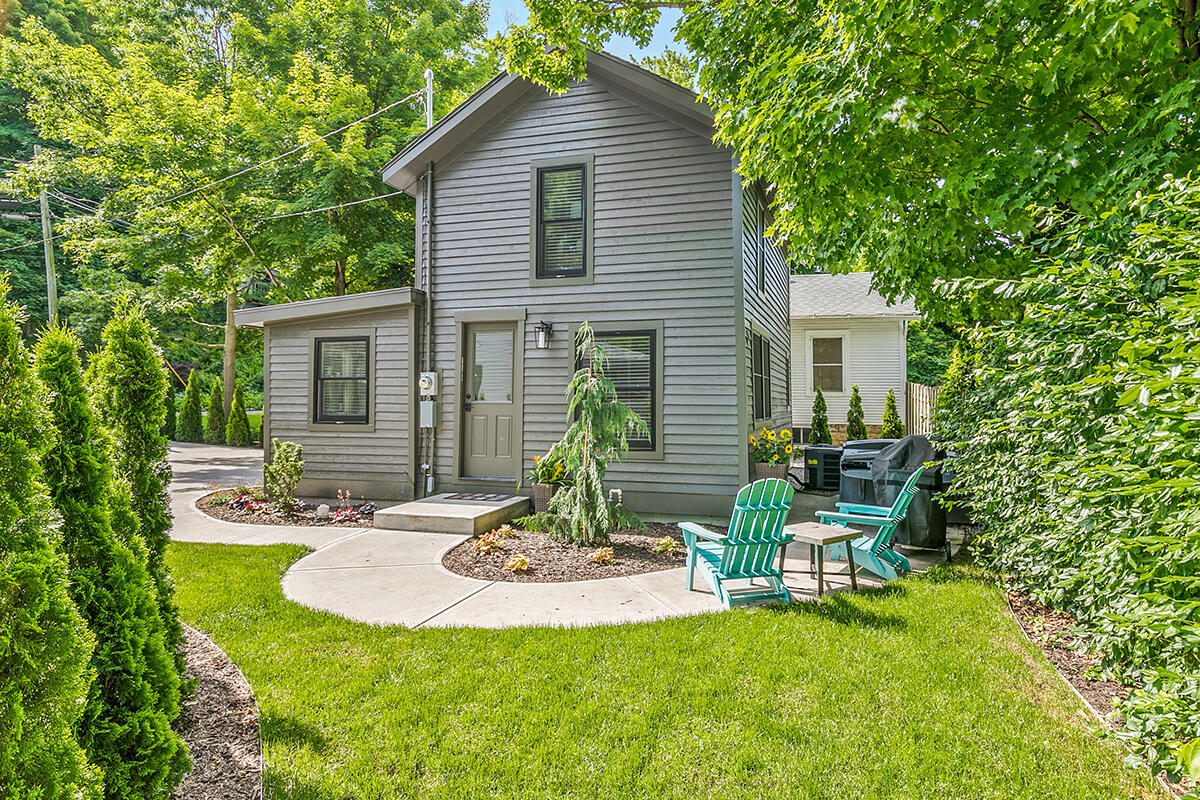 748 Holland Street Saugatuck MI 49453