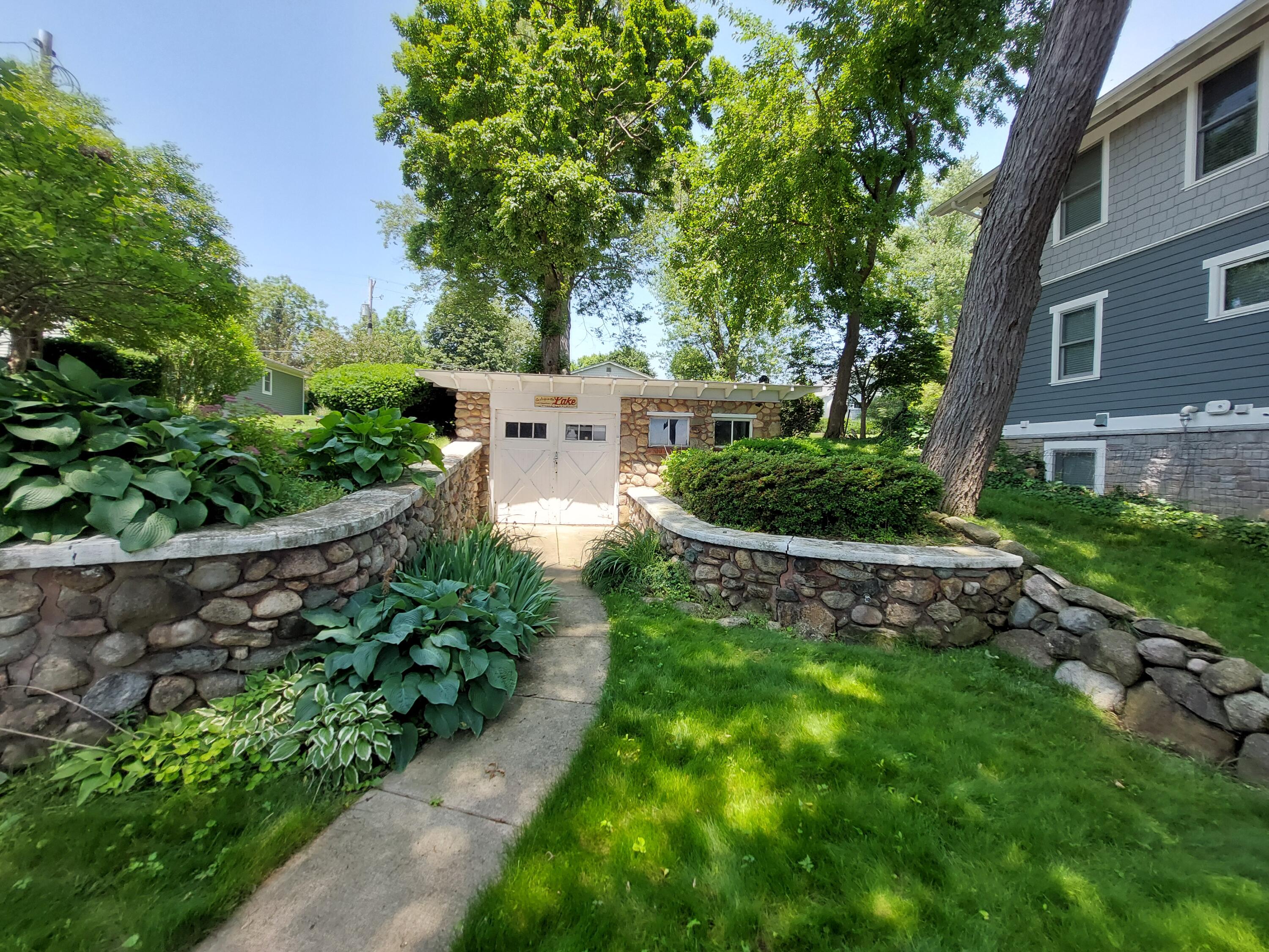 23675 N Shore Drive Edwardsburg MI 49112