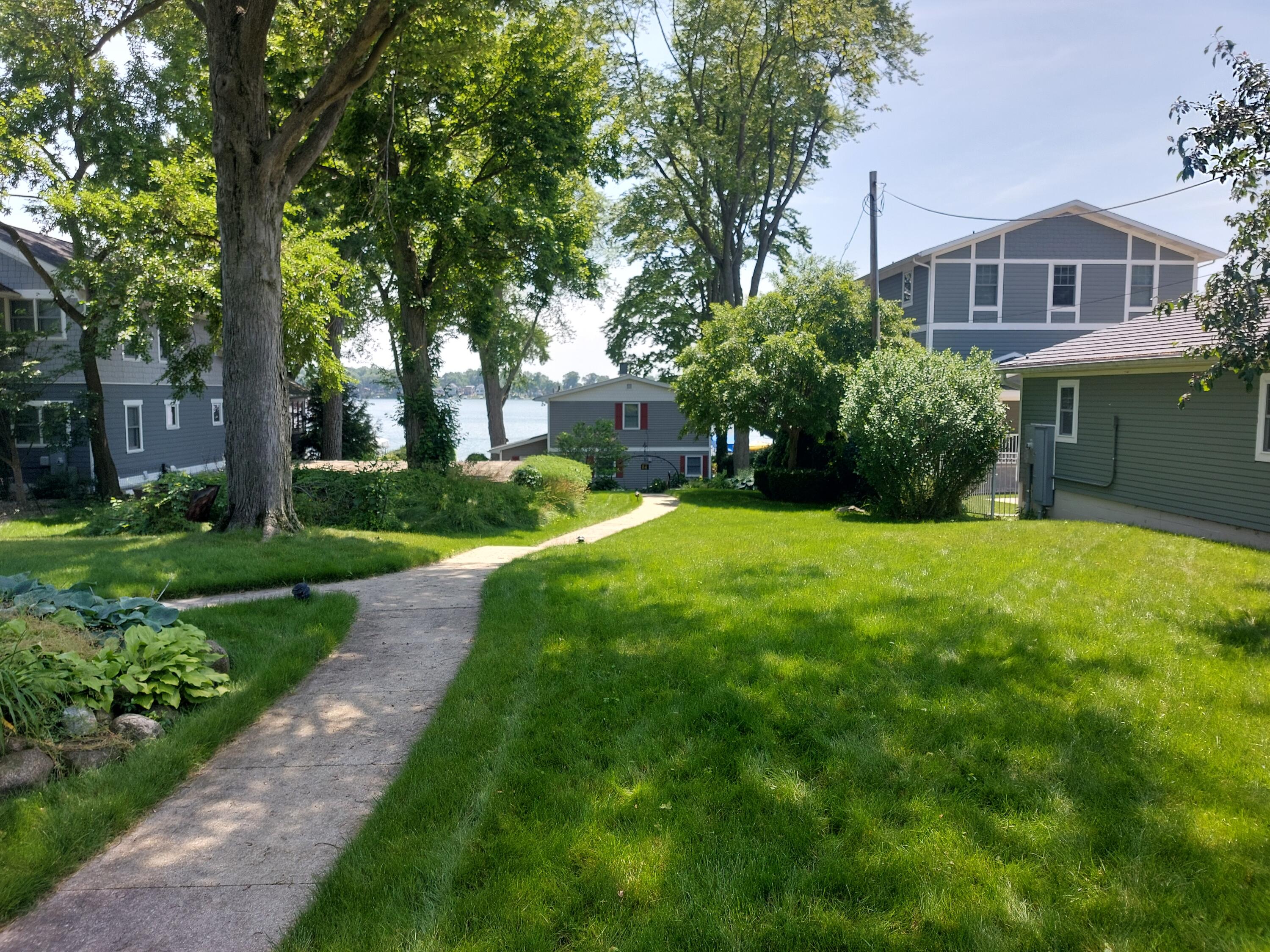 23675 N Shore Drive Edwardsburg MI 49112