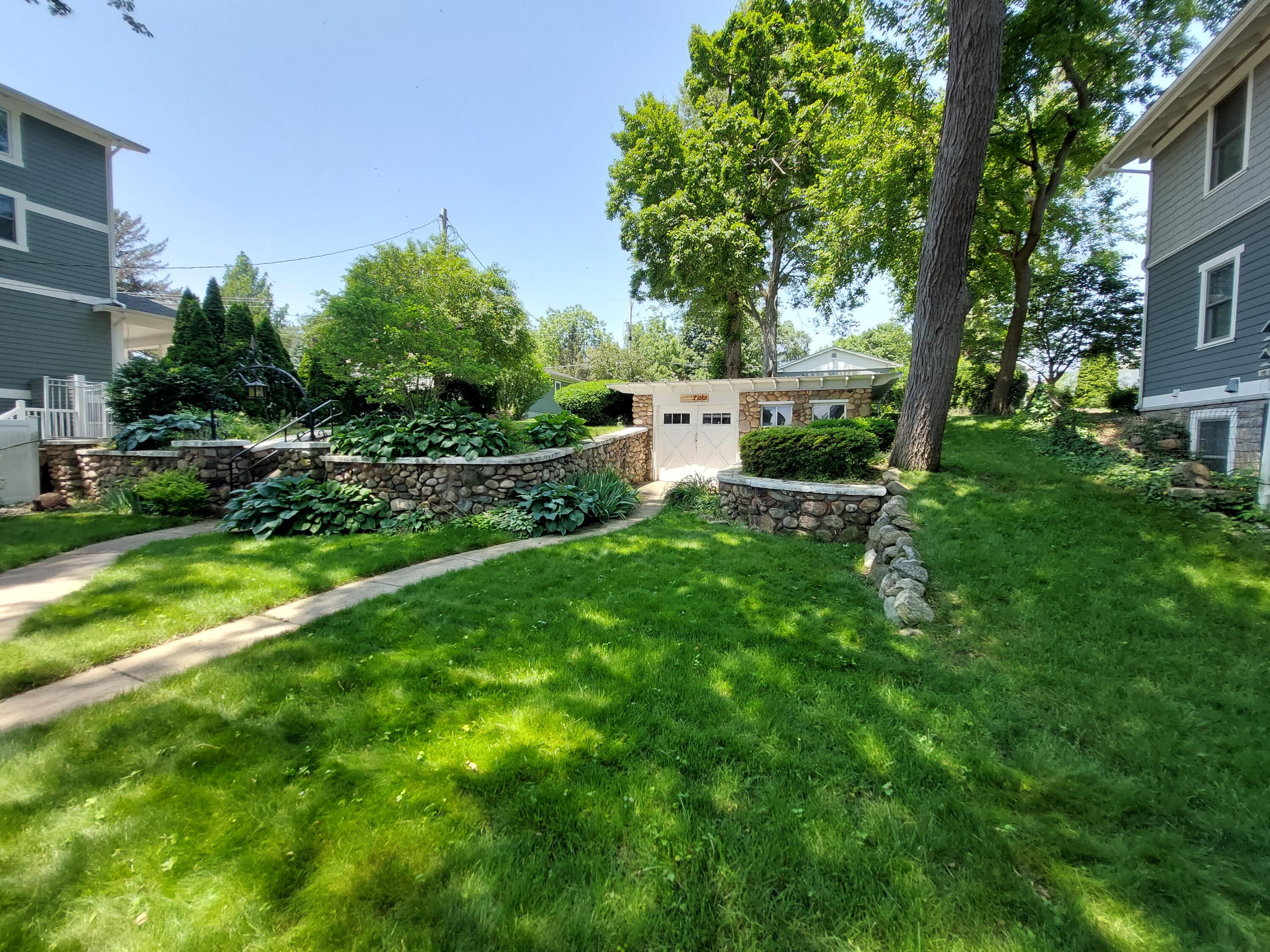 23675 N Shore Drive Edwardsburg MI 49112