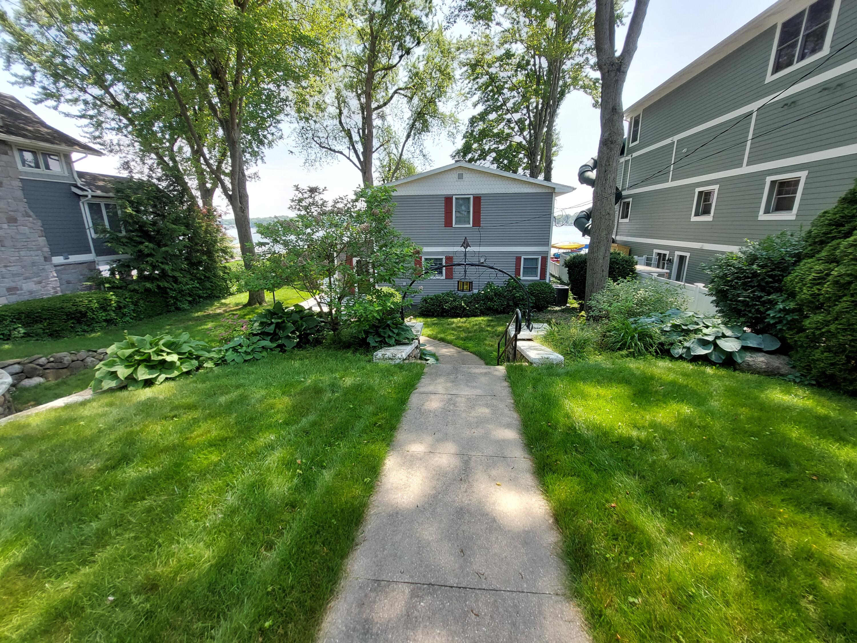 23675 N Shore Drive Edwardsburg MI 49112