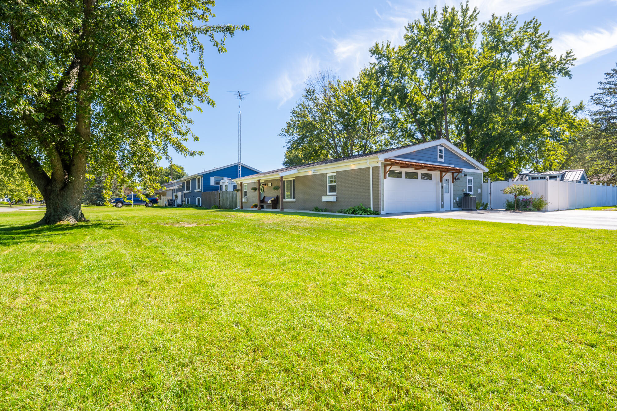 1864 N Sierra Way Stevensville MI 49127