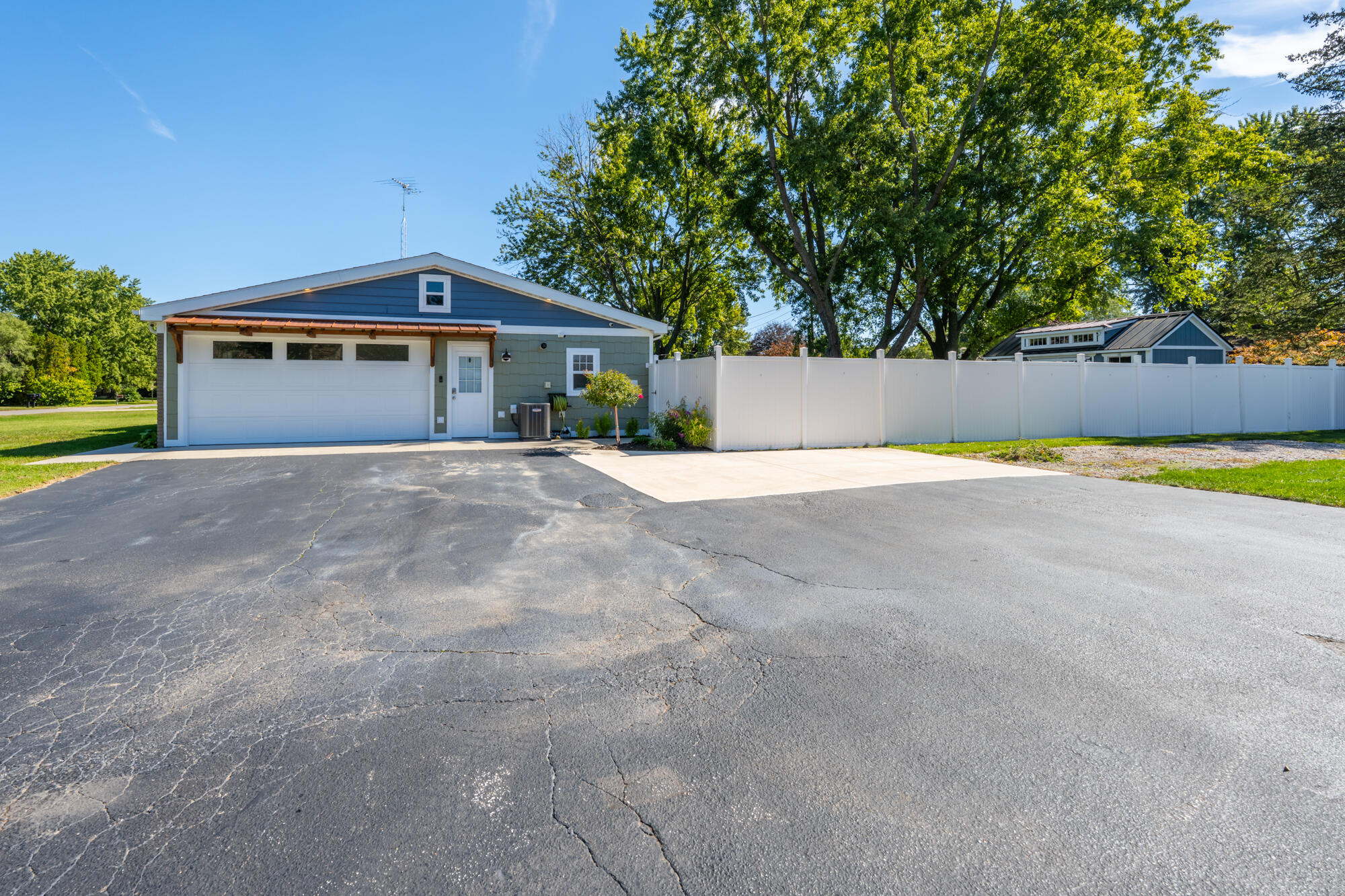 1864 N Sierra Way Stevensville MI 49127