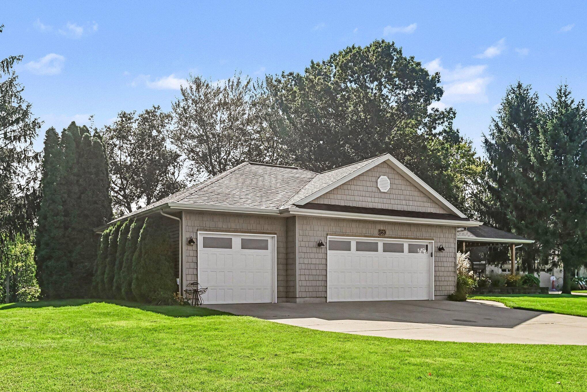 569 Hawksnest Drive South Haven MI 49090
