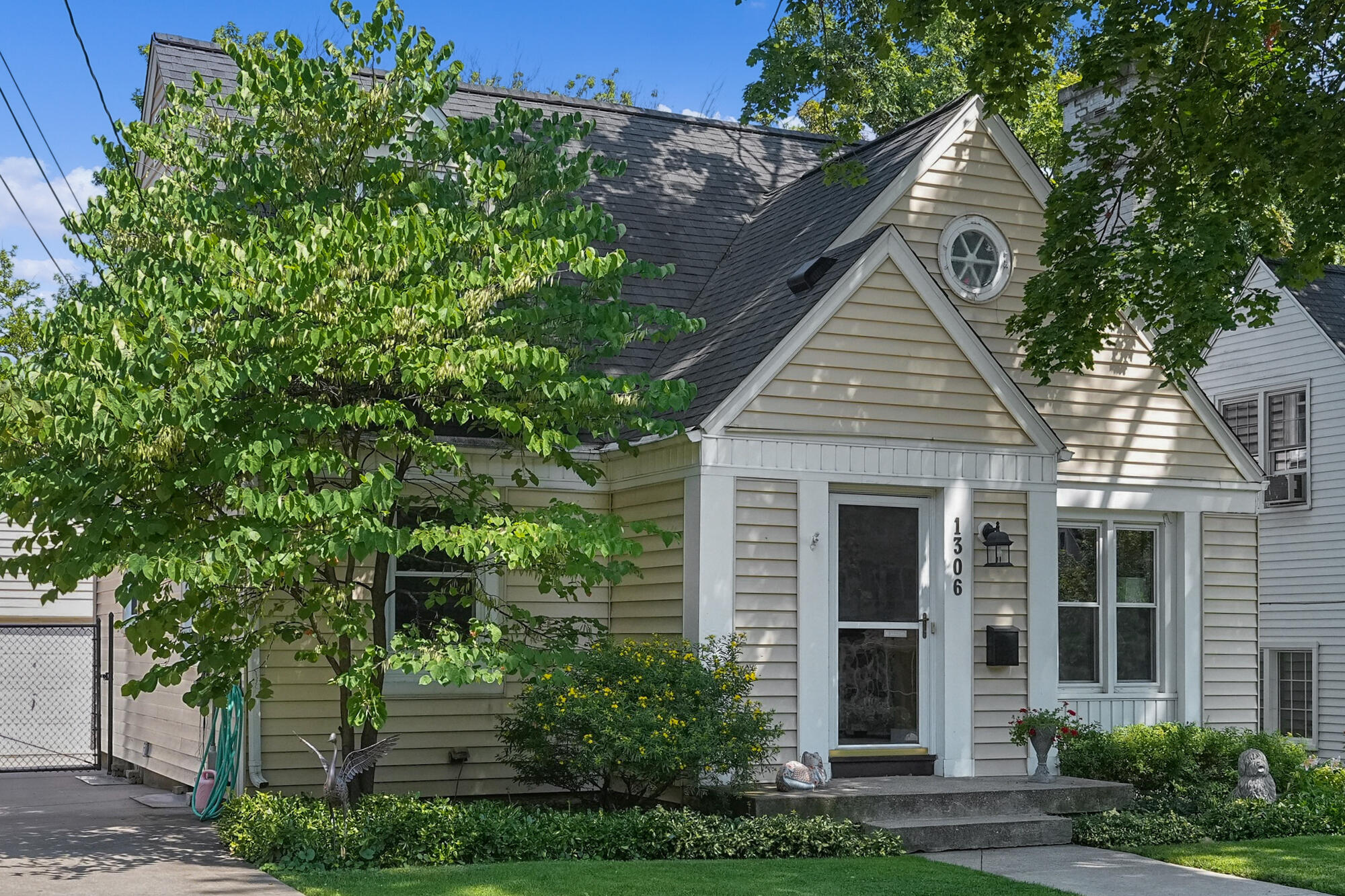 1306 Allerton Avenue SE Grand Rapids MI 49506