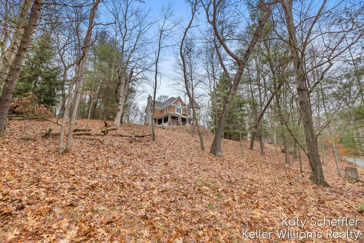 6157 Egypt Forest Road NE Rockford MI 49341