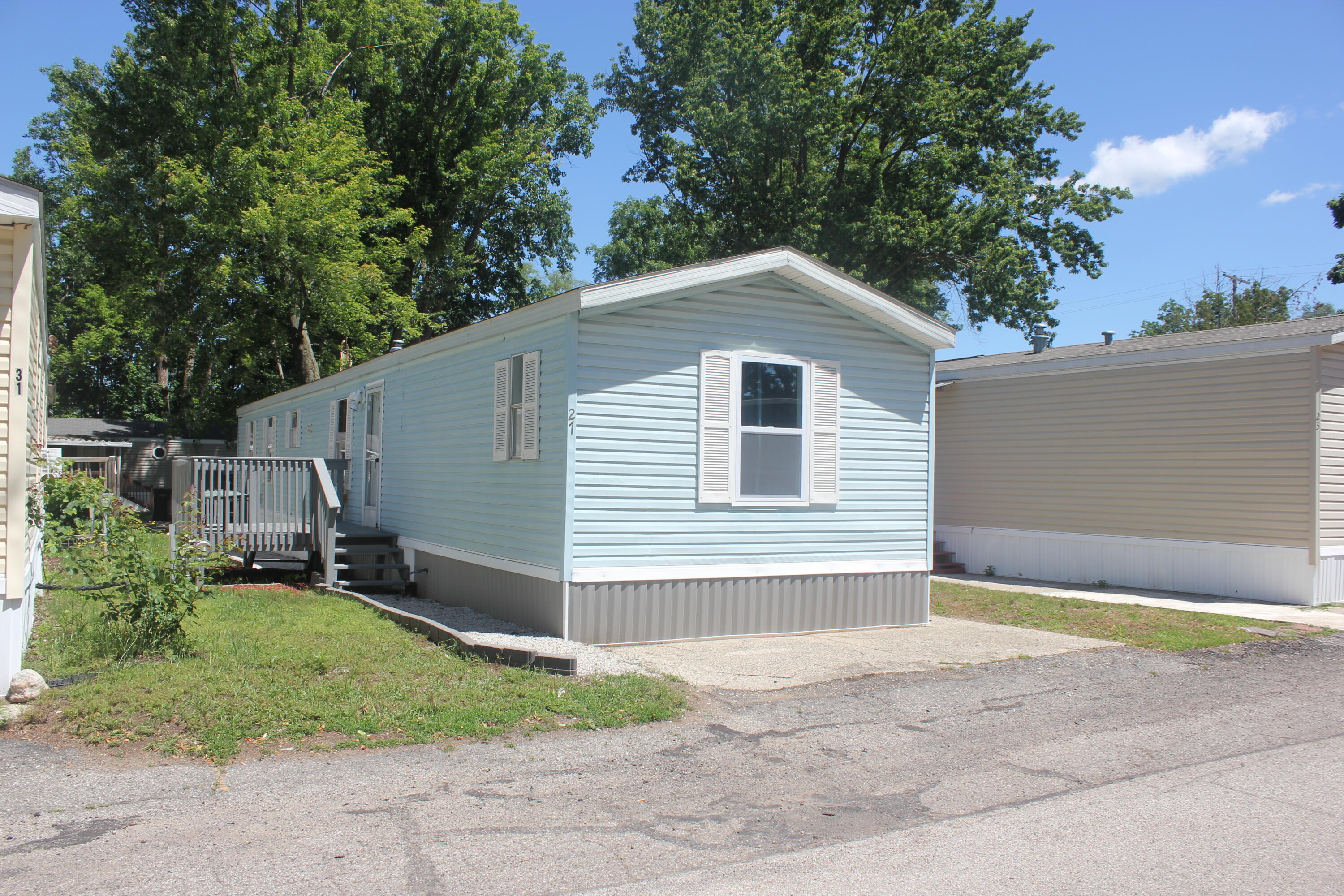 27 Inca Drive SW Grand Rapids MI 49548