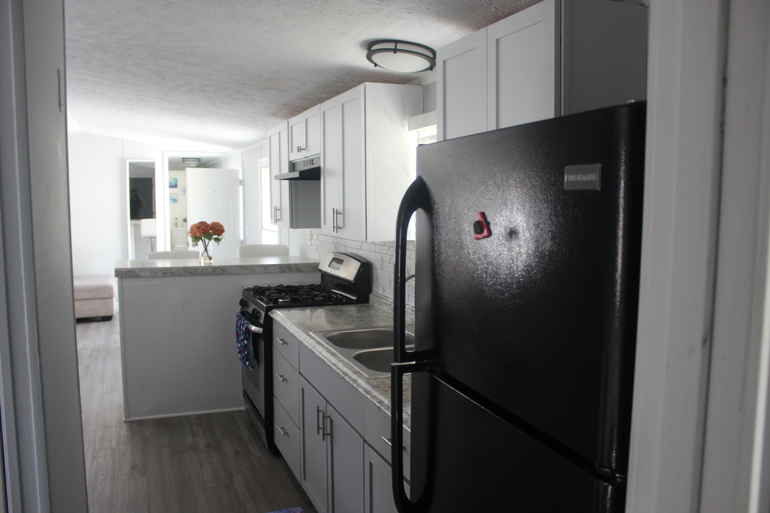 27 Inca Drive SW Grand Rapids MI 49548