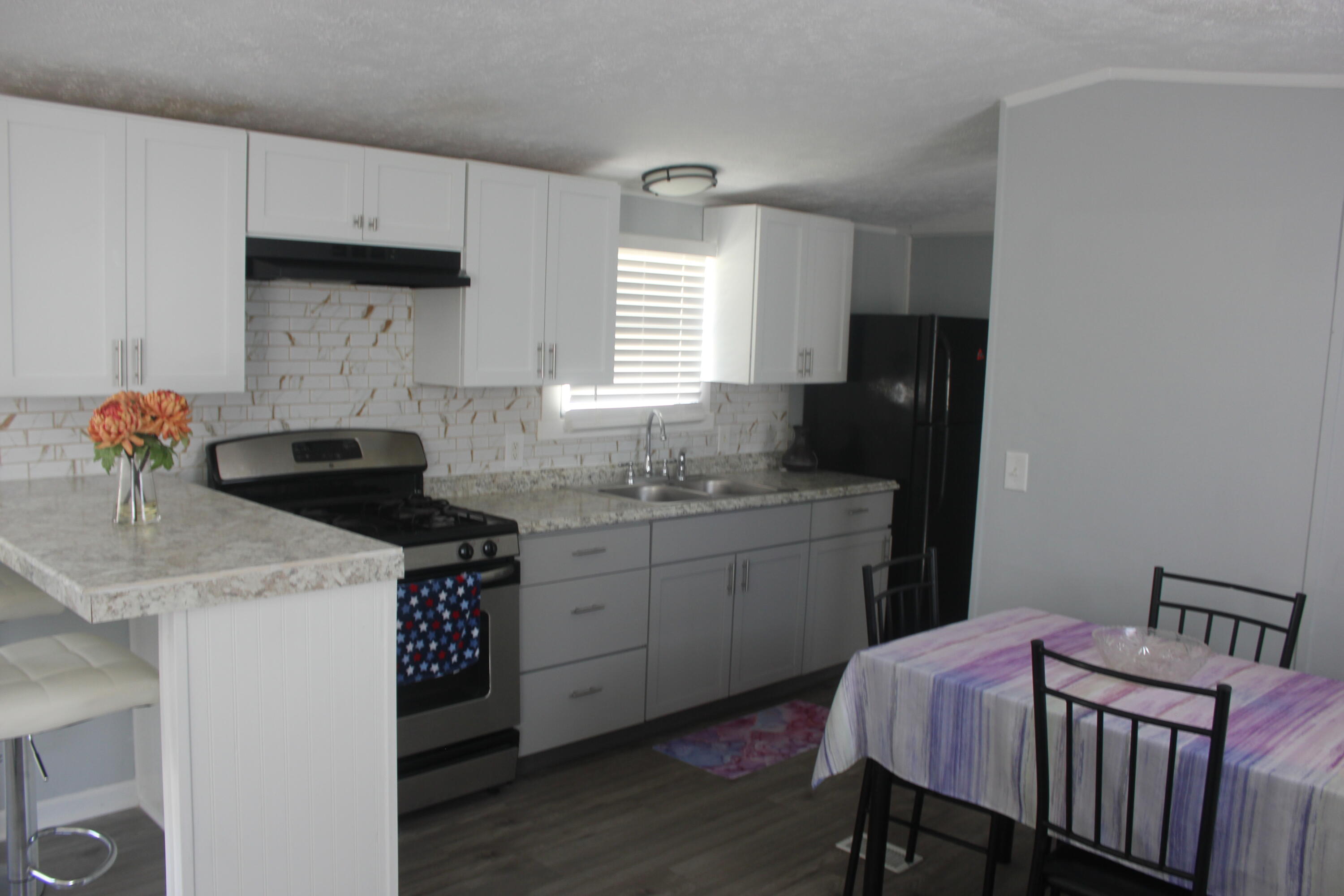 27 Inca Drive SW Grand Rapids MI 49548