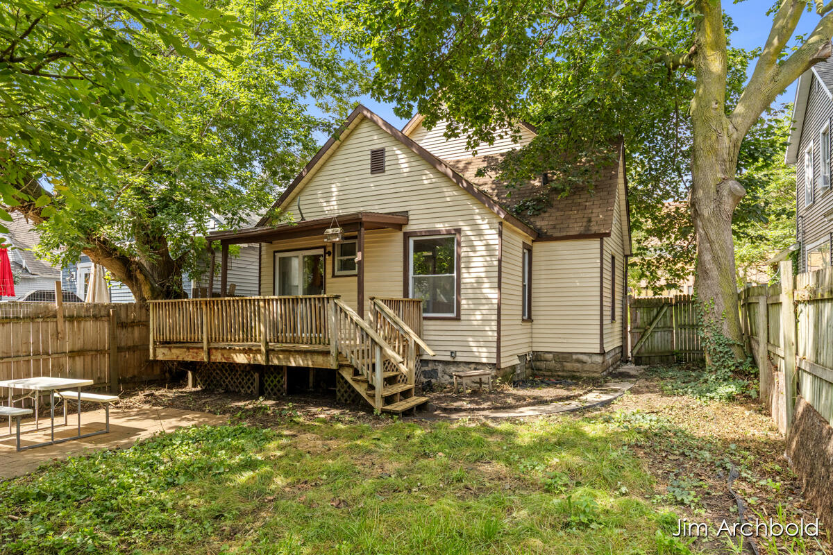 816 Jennette Avenue NW Grand Rapids MI 49504