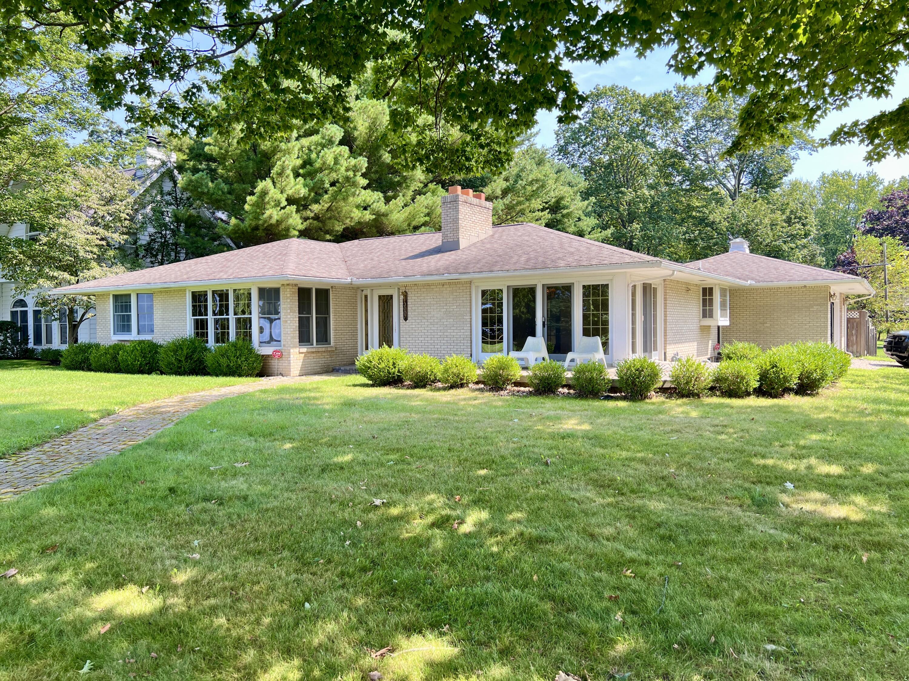 3007 Lakeshore Drive Fennville MI 49408