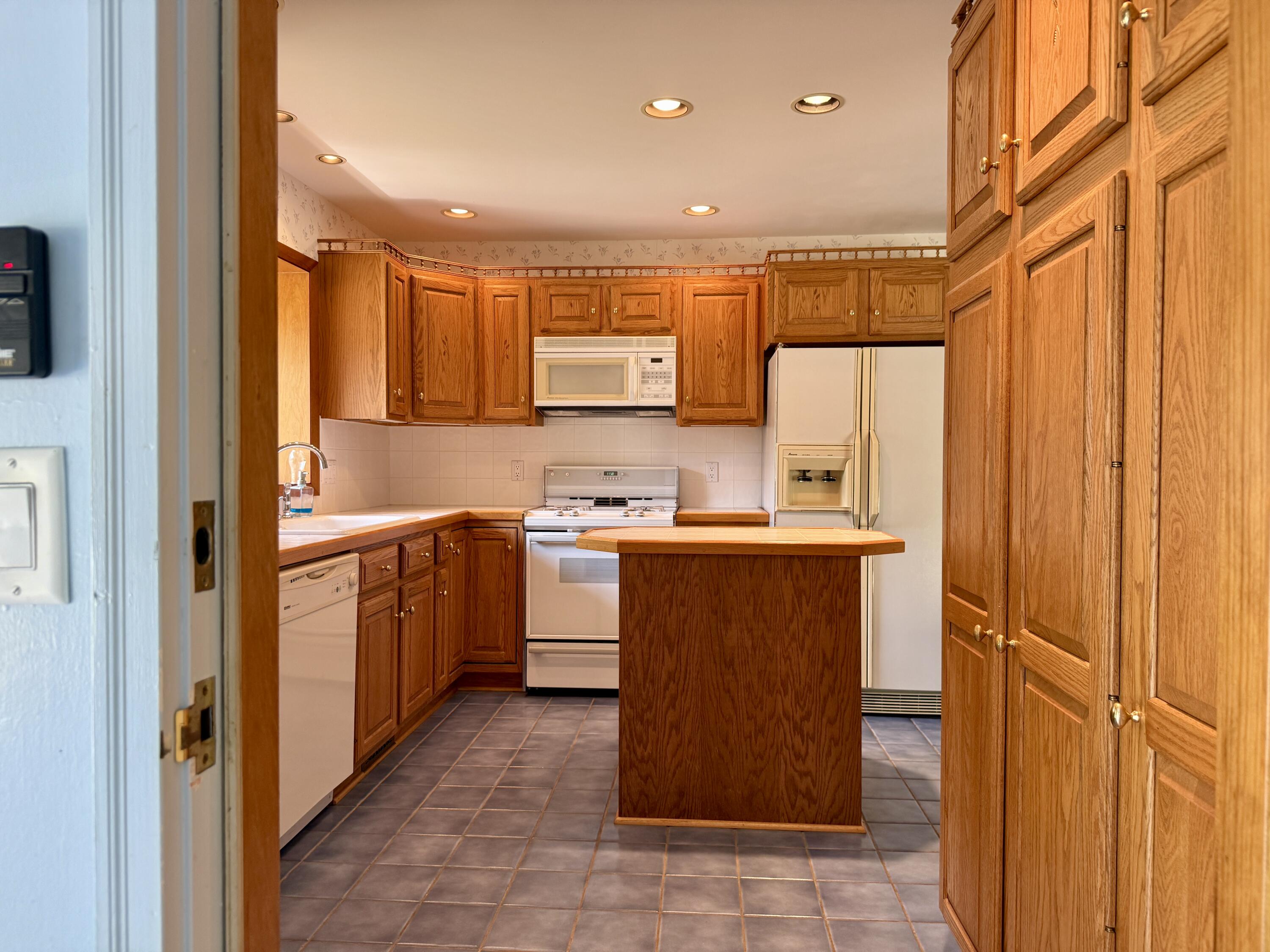3007 Lakeshore Drive Fennville MI 49408