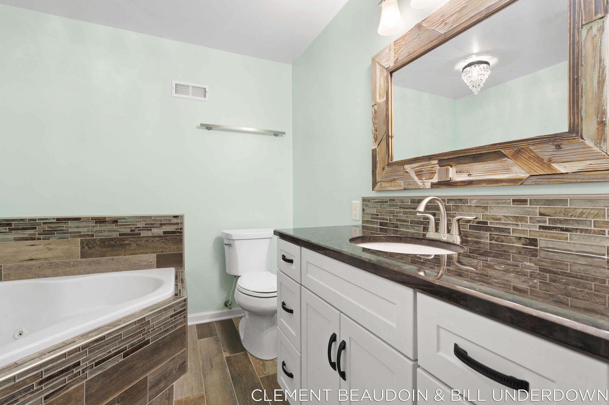 2339 Forest Trail Circle Fennville MI 49408