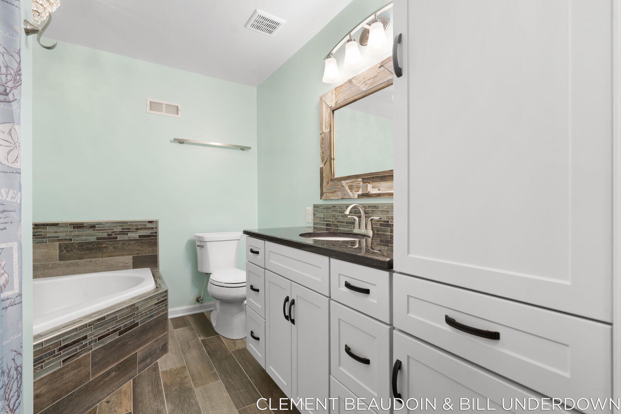 2339 Forest Trail Circle Fennville MI 49408