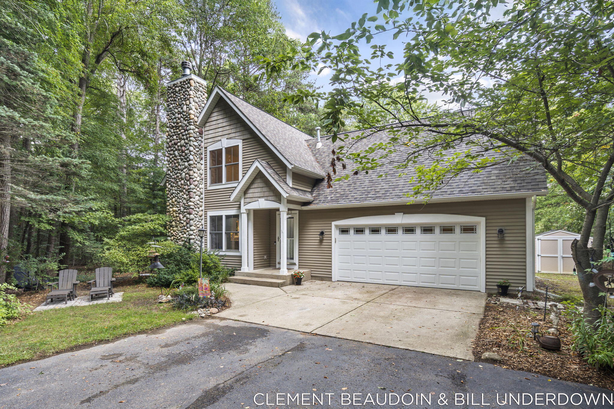 2339 Forest Trail Circle Fennville MI 49408